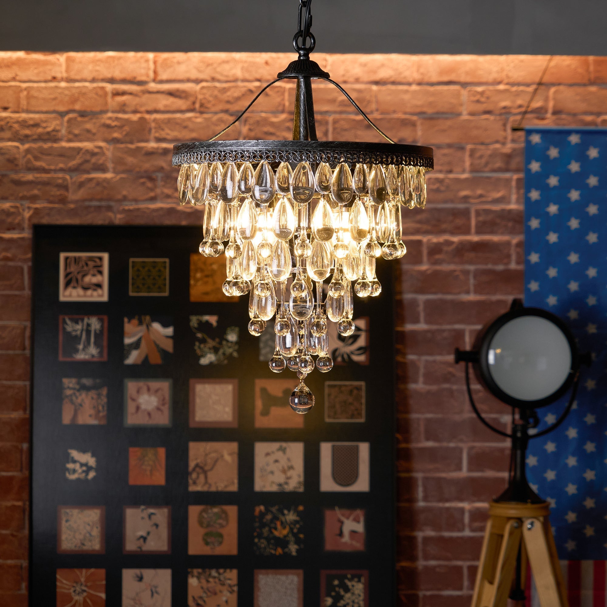 Blink Lustre Unique En Cristal Et Métal En Forme De Pyramide Inversée - Neutralighting