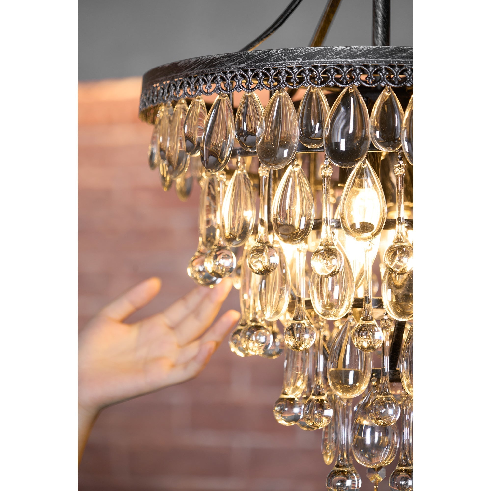 Blink Lustre Unique En Cristal Et Métal En Forme De Pyramide Inversée - Neutralighting