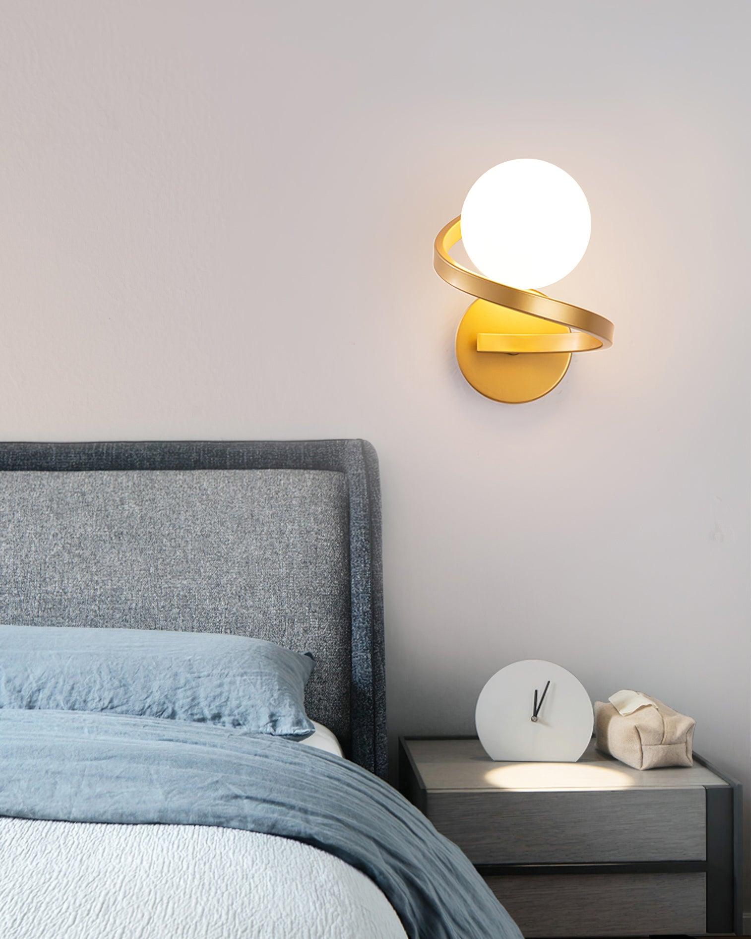 Curved Applique Murale Spirale en Laiton - Neutralighting