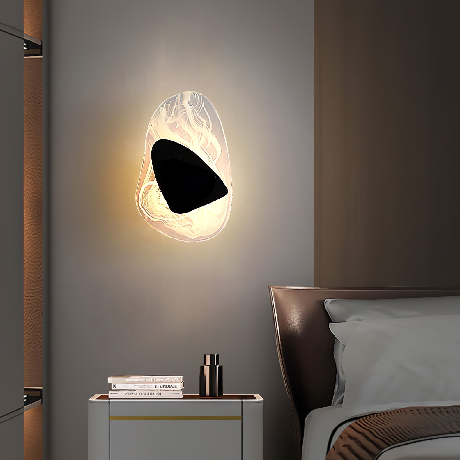 Beatrice Applique Murale Artistique en Verre Noir - Neutralighting