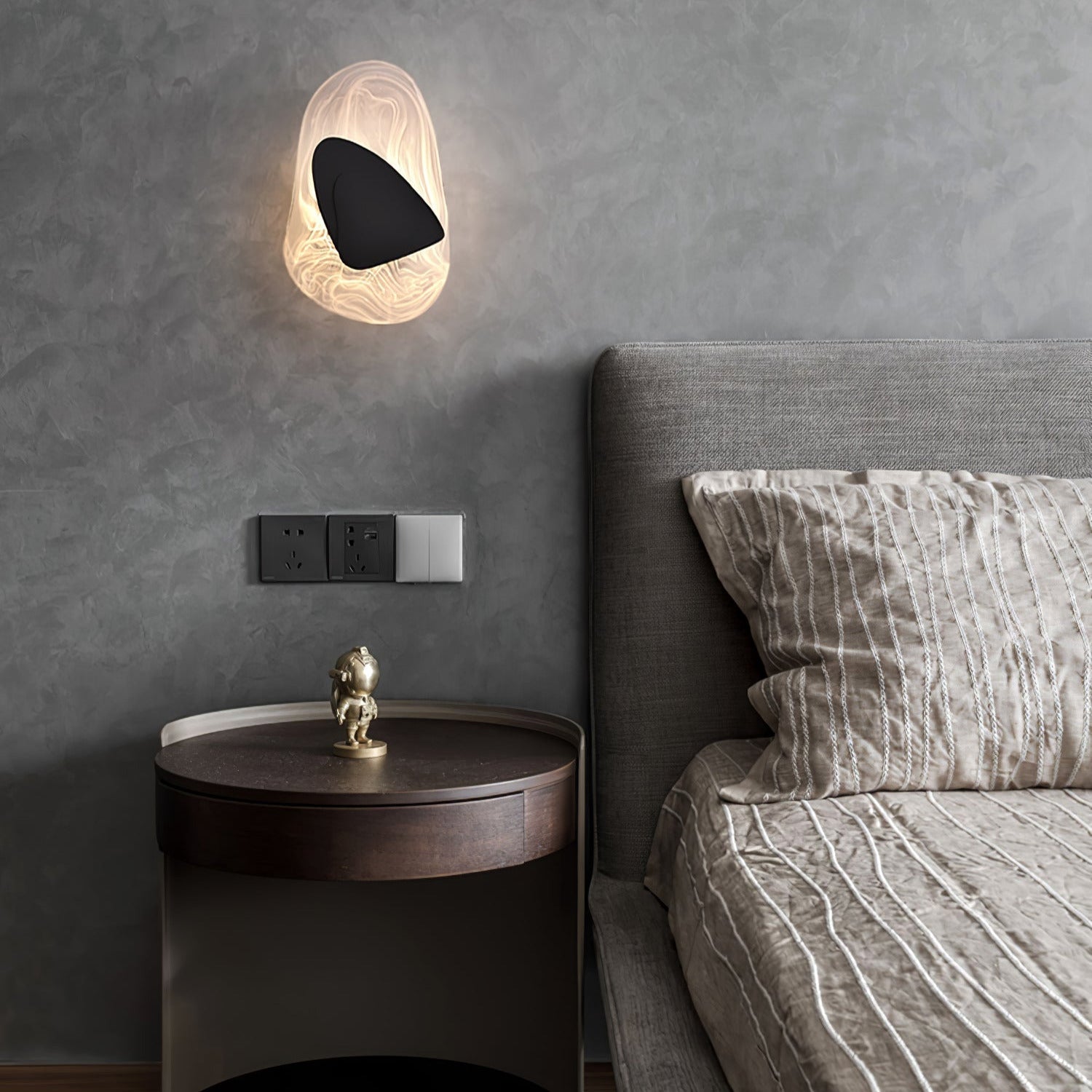 Beatrice Applique Murale Artistique en Verre Noir - Neutralighting
