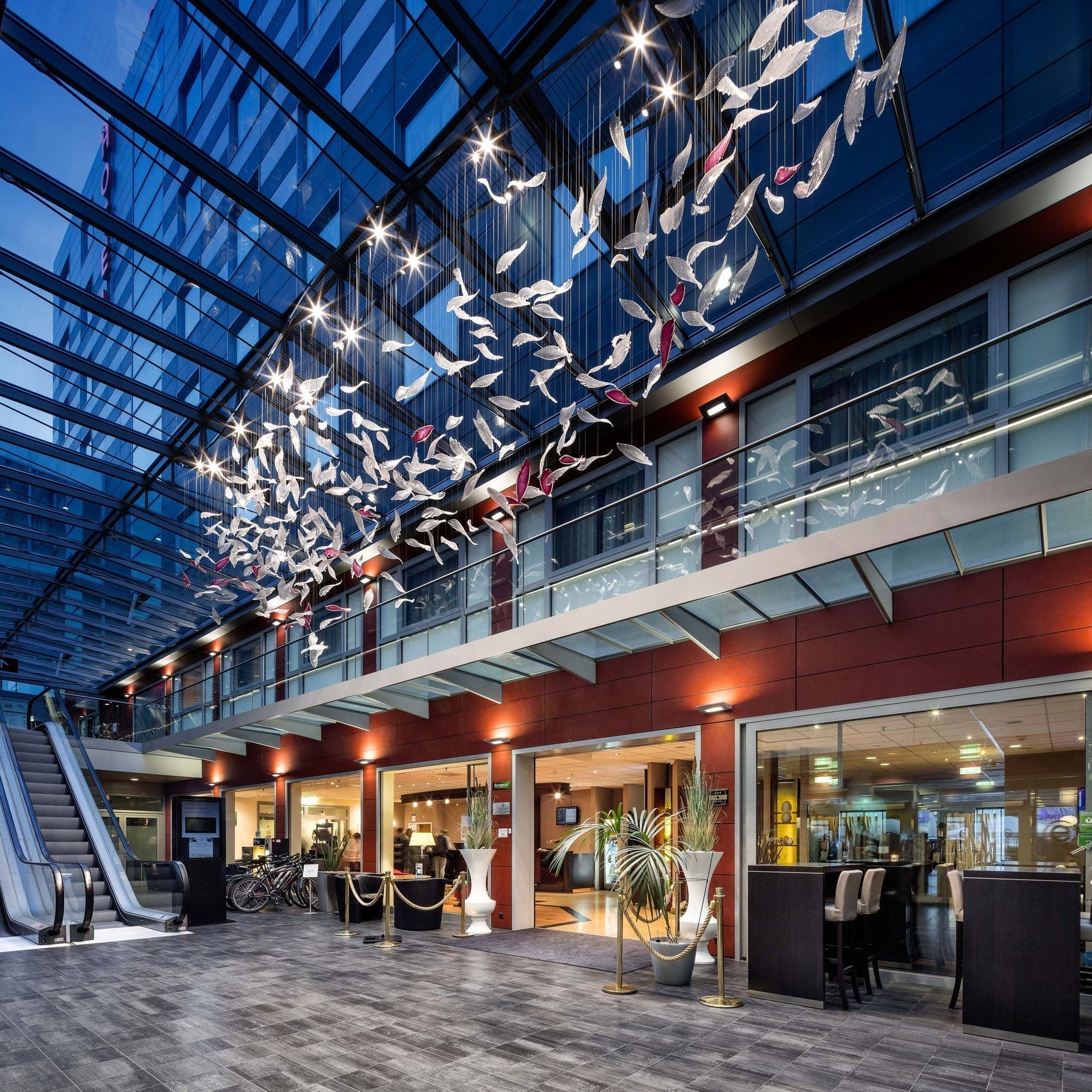 Zathaara Verre Plume Forme Lustre - Neutralighting