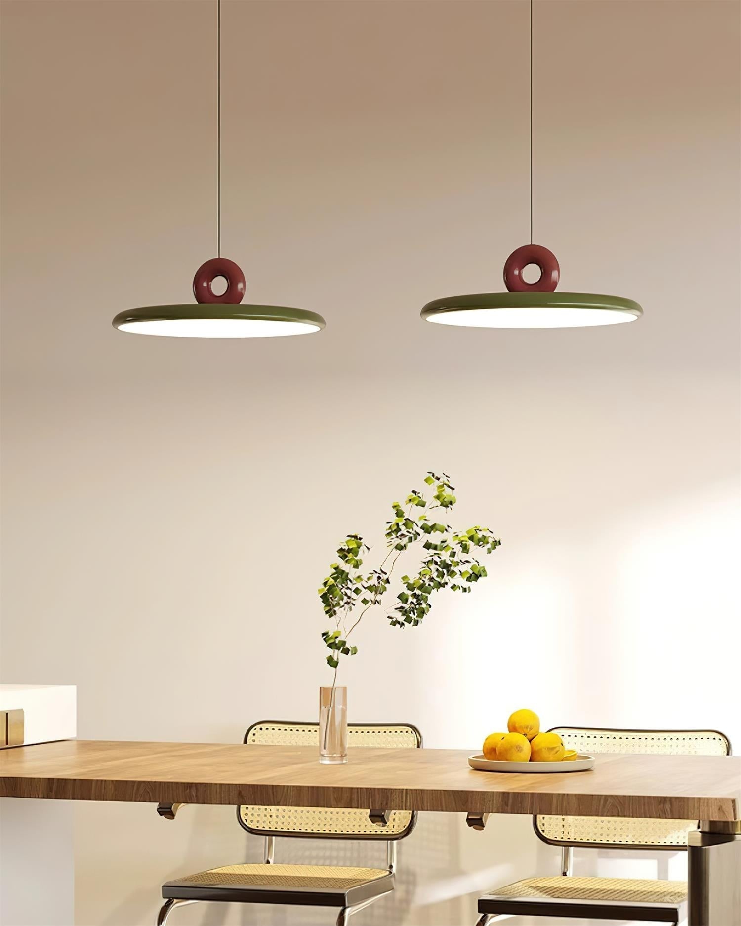 Suspension Disque Acrylique Avec Détail en Boucle Ambiance Minimaliste - Neutralighting