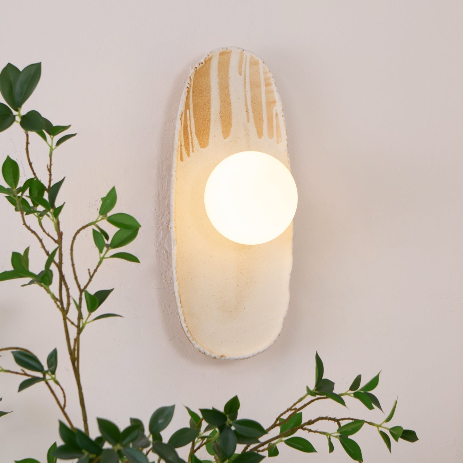 Halien Applique murale Corps en céramique Diffuseur en verre Lumière d'accent artistique - Neutralighting