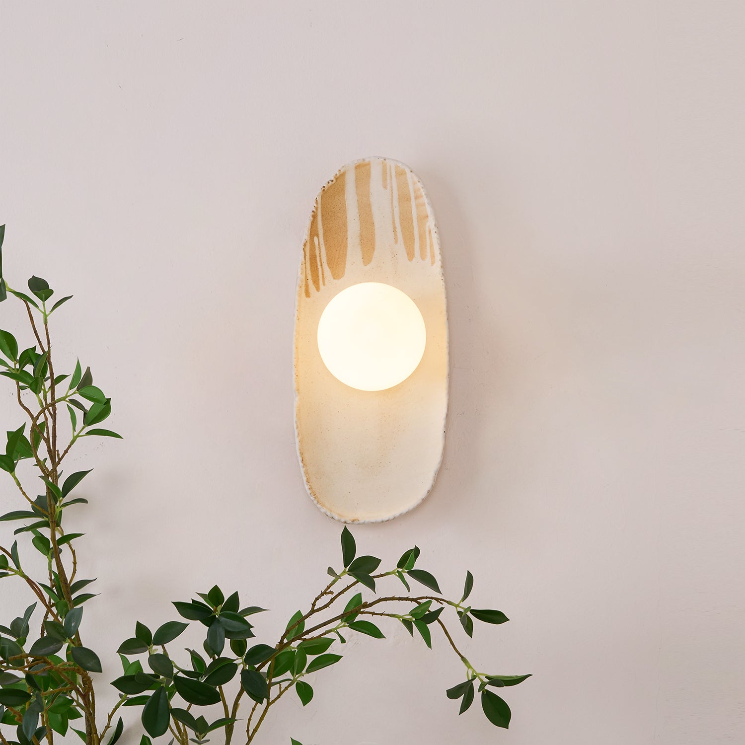 Halien Applique murale Corps en céramique Diffuseur en verre Lumière d'accent artistique - Neutralighting