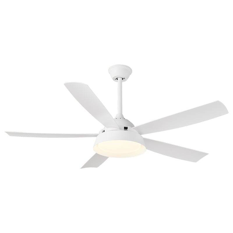 Plafonnier ventilateur Orvino en bois dans une salle à manger, offrant un éclairage d'ambiance