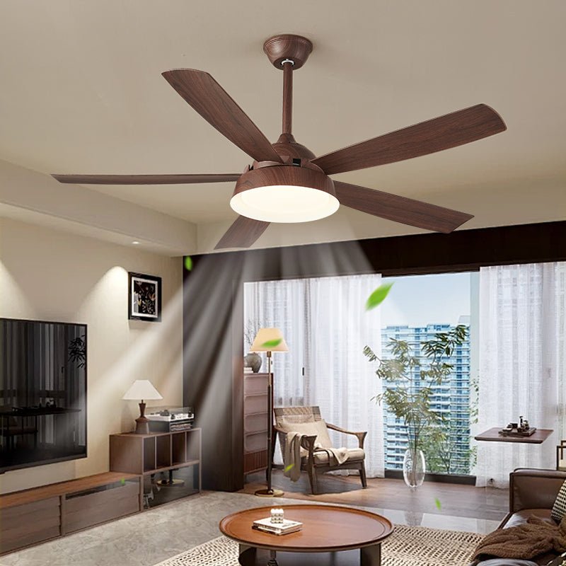 Plafonnier ventilateur Orvino en bois avec pales déployées, montrant la LED intégrée