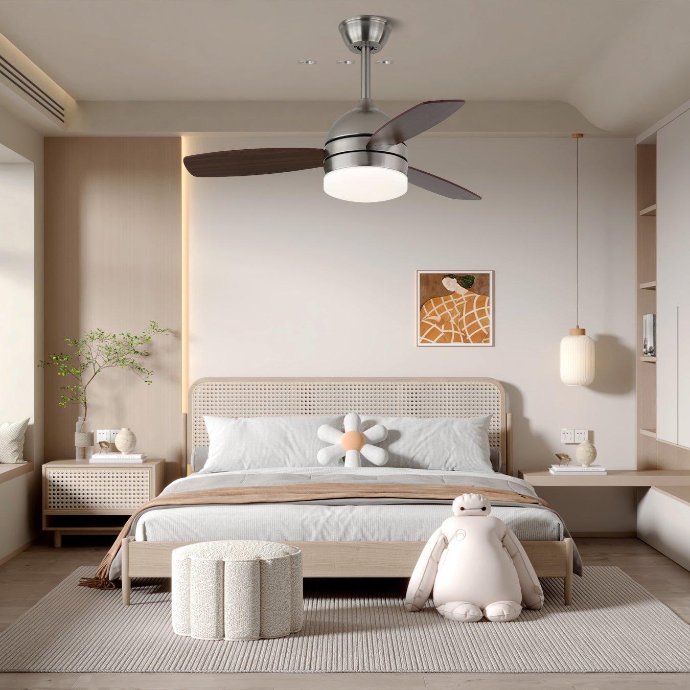 Plafonnier ventilateur moderne Caelan installé dans une pièce