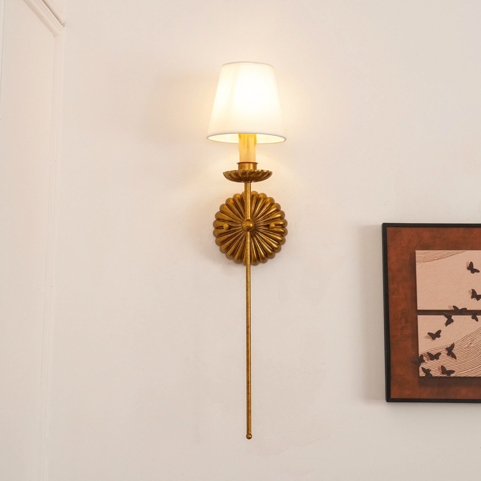 Axiom Applique Murale en Métal Doré Antique et Tissu Industriel Vintage - Neutralighting