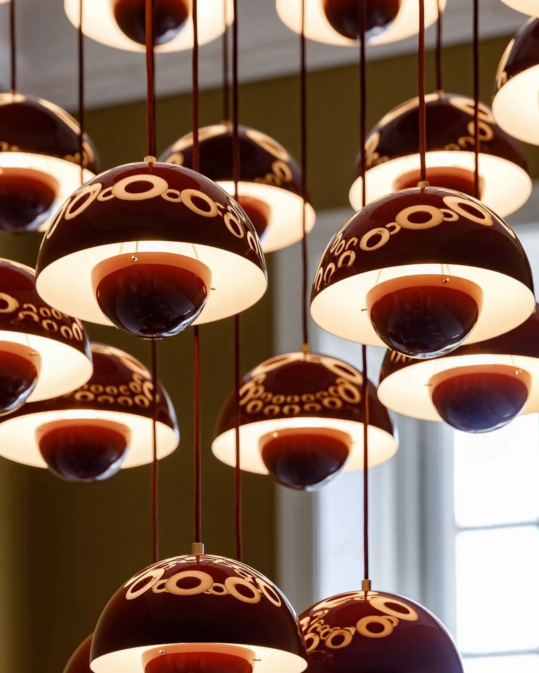 Flowerpot Chandelier - Neutralighting