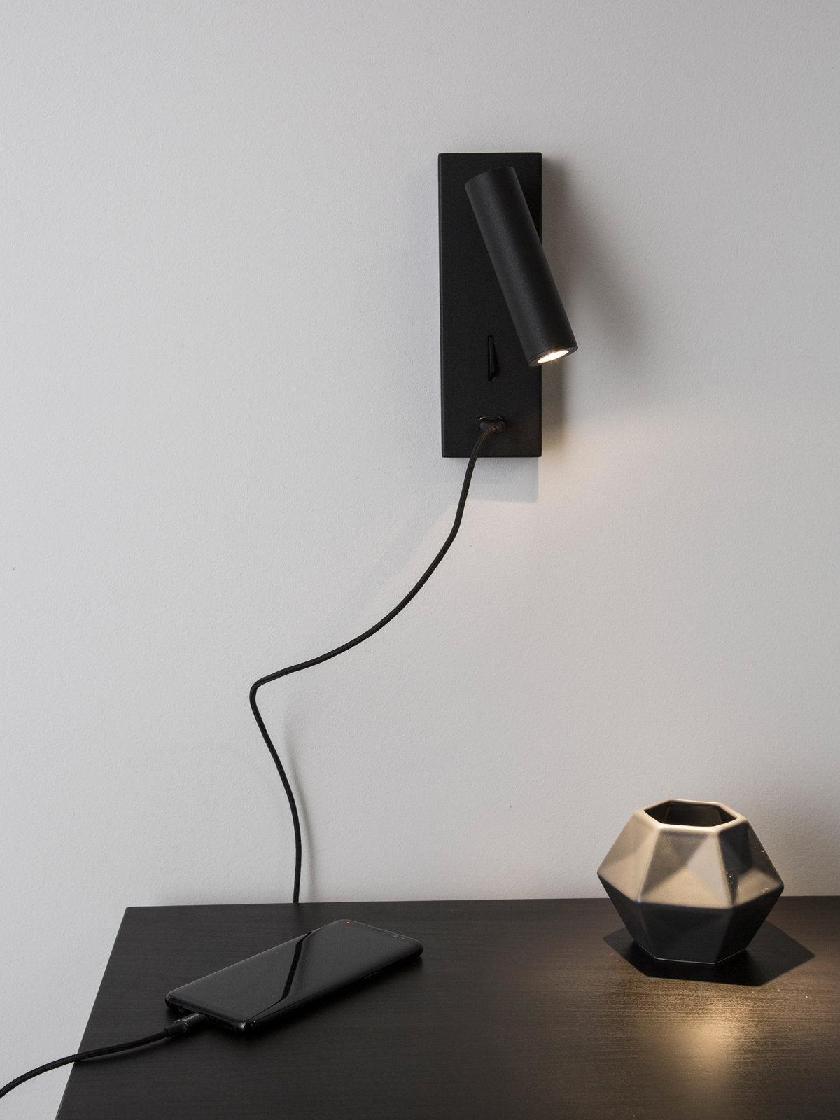 Aare Moderne Minimaliste Chevet USB Noir Luminaire Mural - Neutralighting