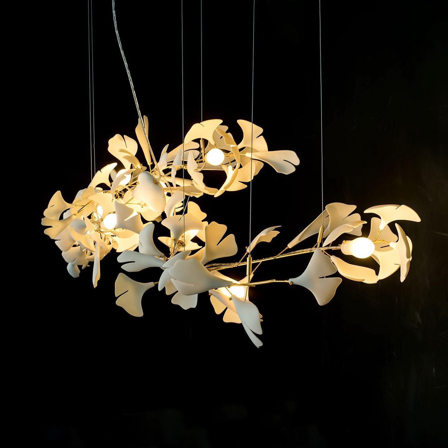 Olivia Lustre en céramique en forme de branche avec feuille de gingko - Neutralighting