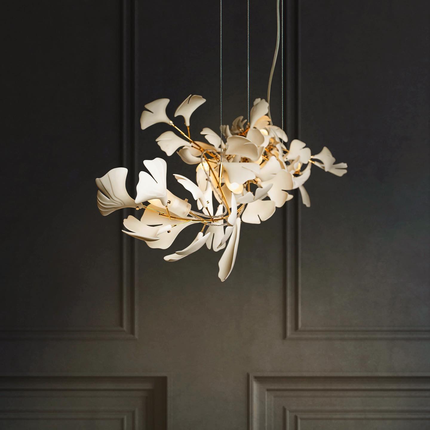 Olivia Lustre en céramique en forme de branche avec feuille de gingko - Neutralighting