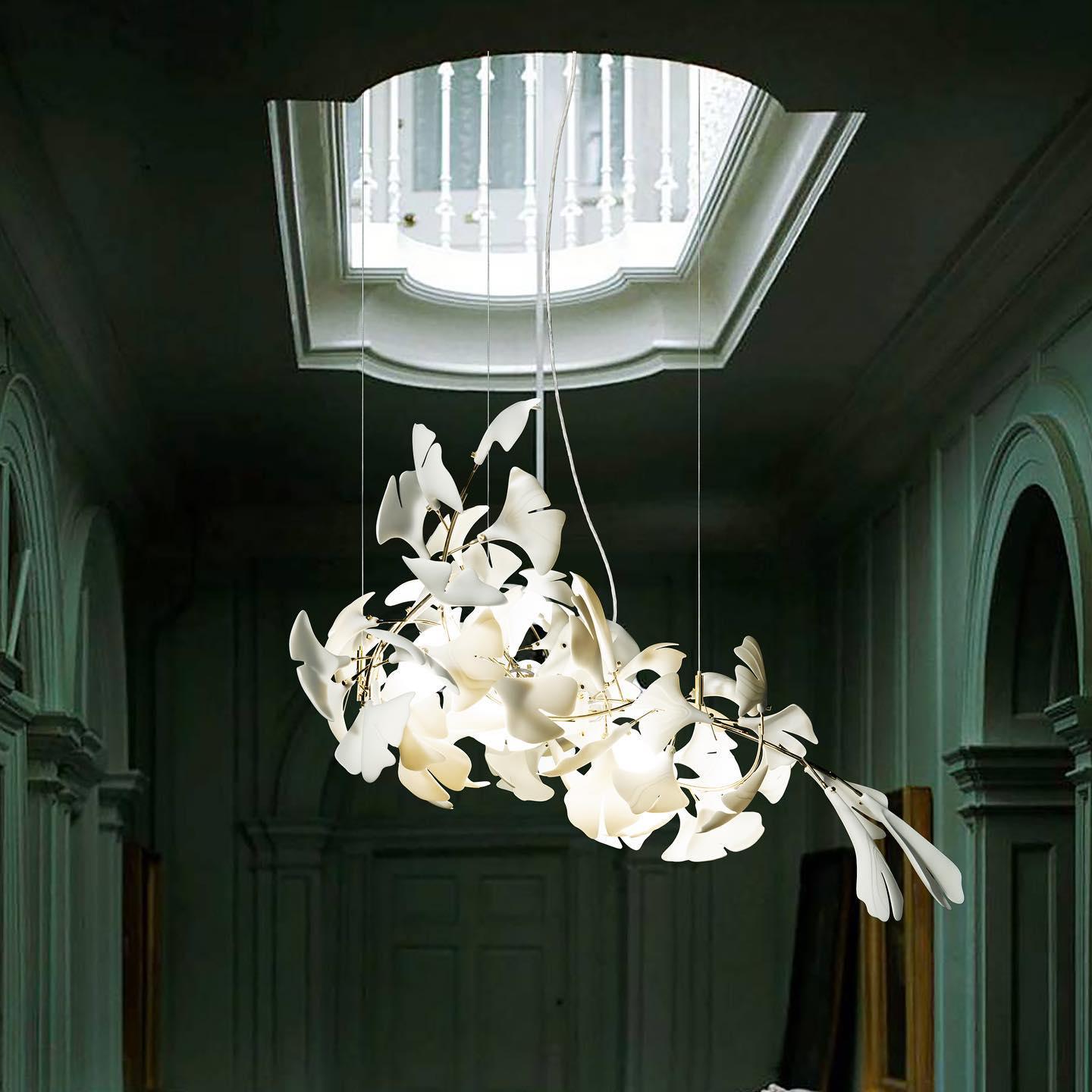 Olivia Lustre en céramique en forme de branche avec feuille de gingko - Neutralighting