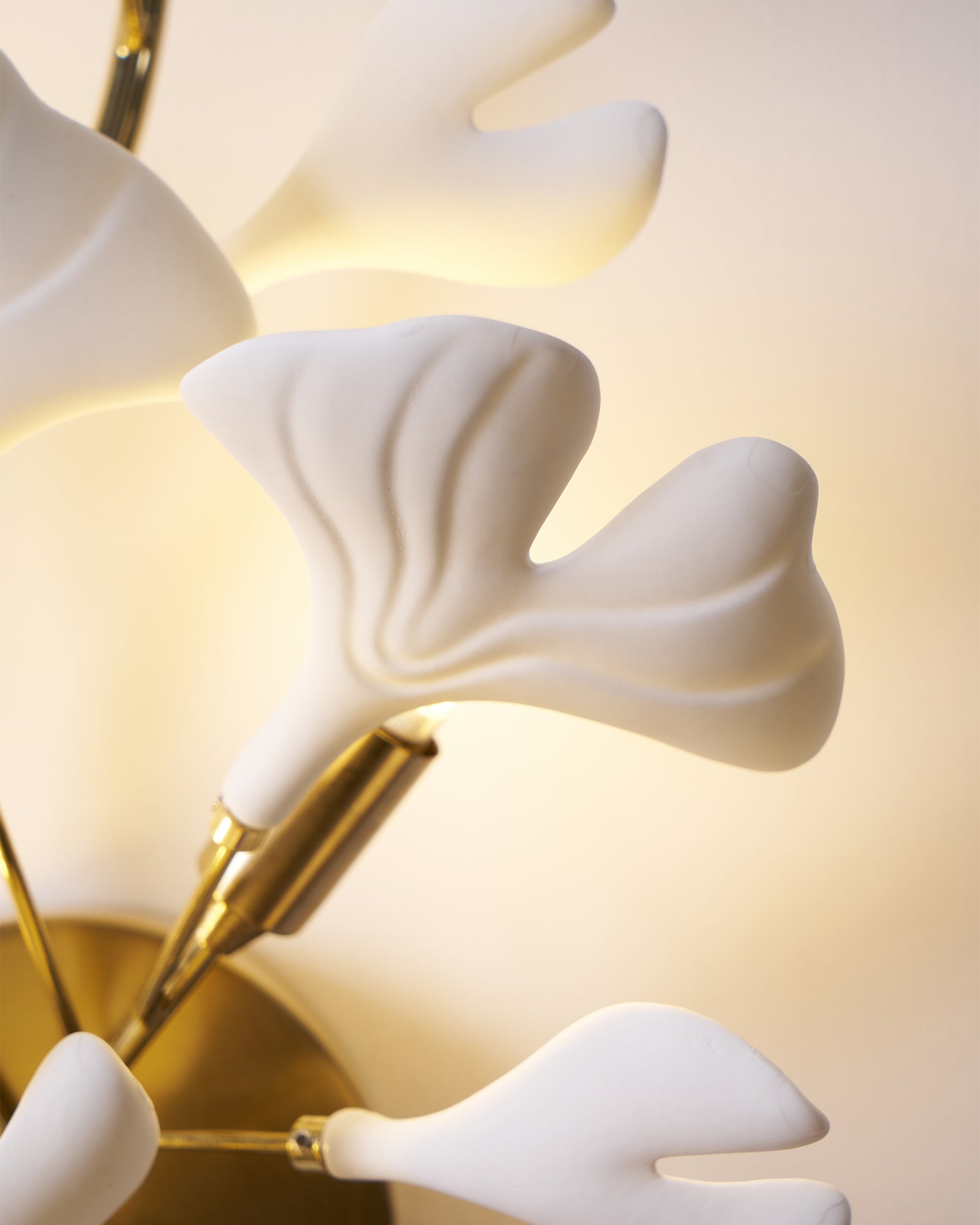 Gingko Applique Murale Abat-jours en Céramique Pétales Or Art Nouveau - Neutralighting