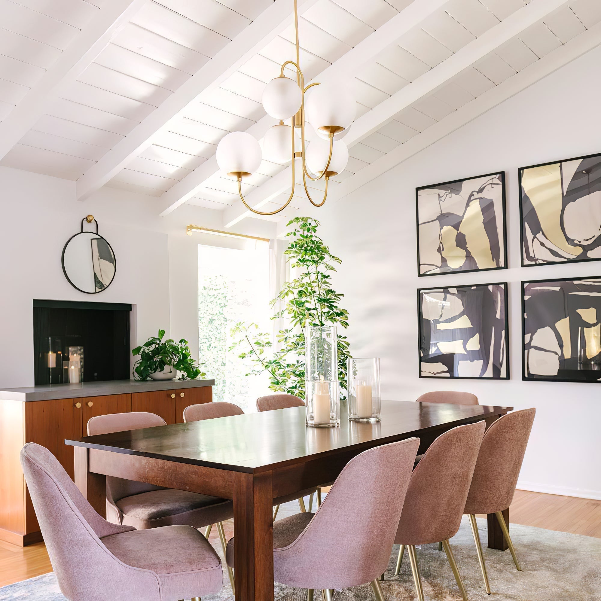 Lustra Chandelier en Laiton avec Globe et Bras Courbés - Neutralighting