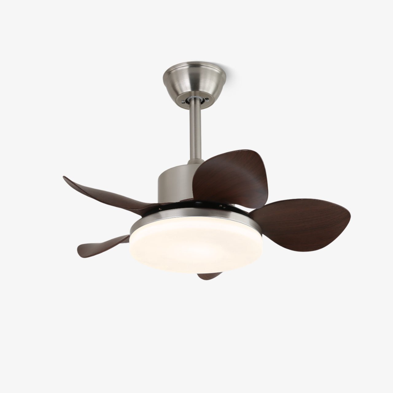 Plafonnier Ventilateur Kaelen en bois avec pales en noyer et abat-jour en acrylique blanc.