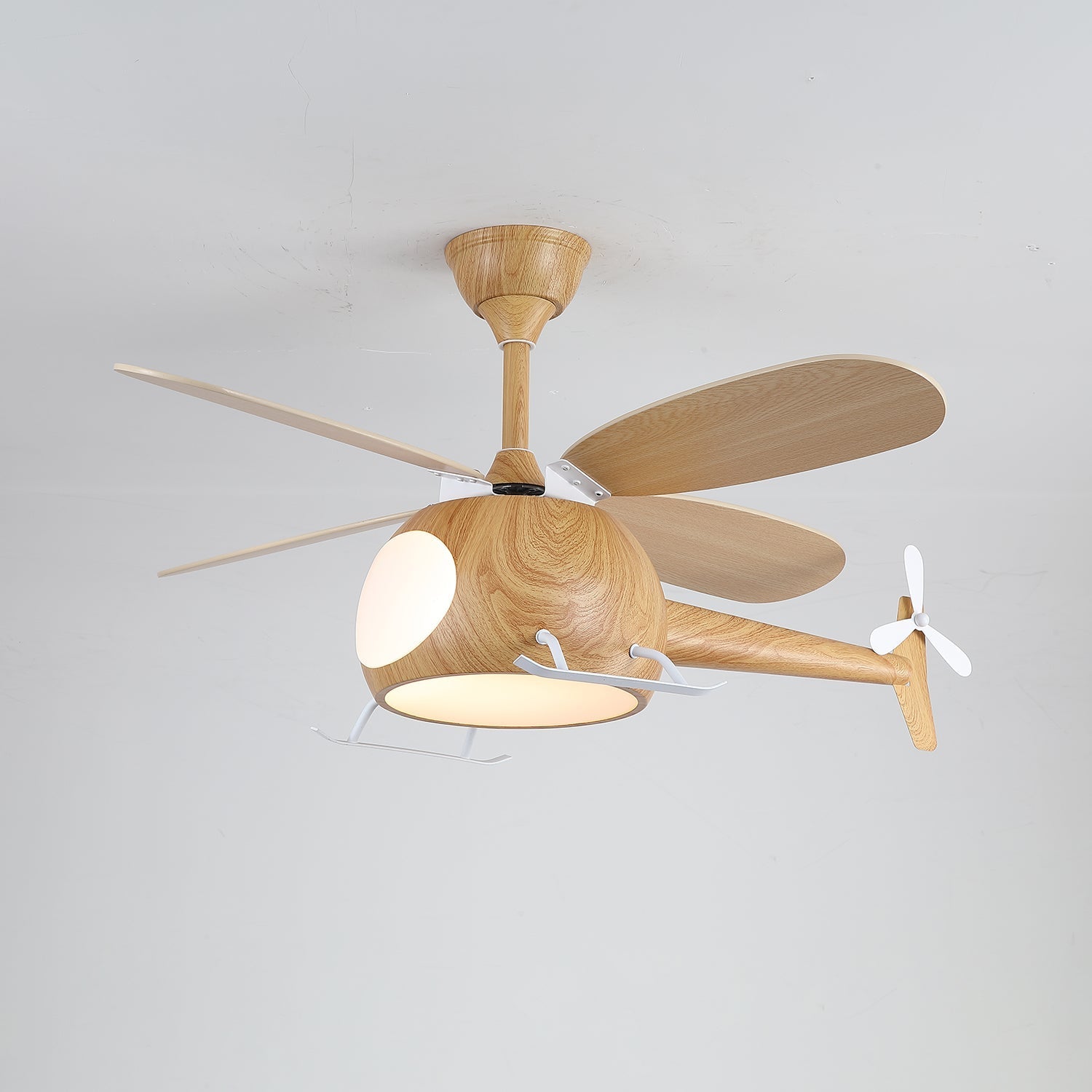 Ventilateur de plafond et luminaire Aviara Bois Moderne pour chambre d'enfant, détail des pales en ABS