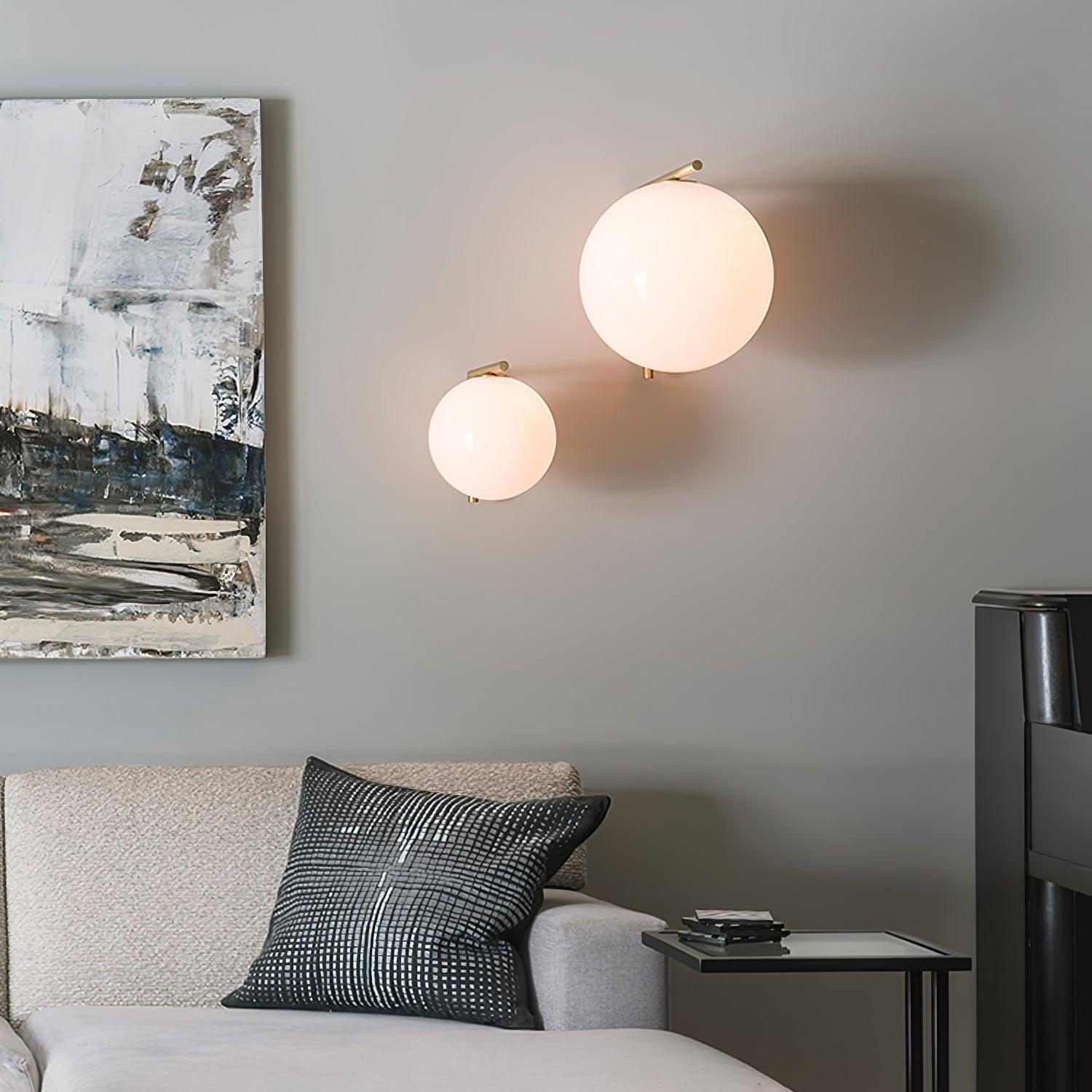 Joanna Applique Murale Moderne Minimaliste en Verre Soufflé Opale - Neutralighting