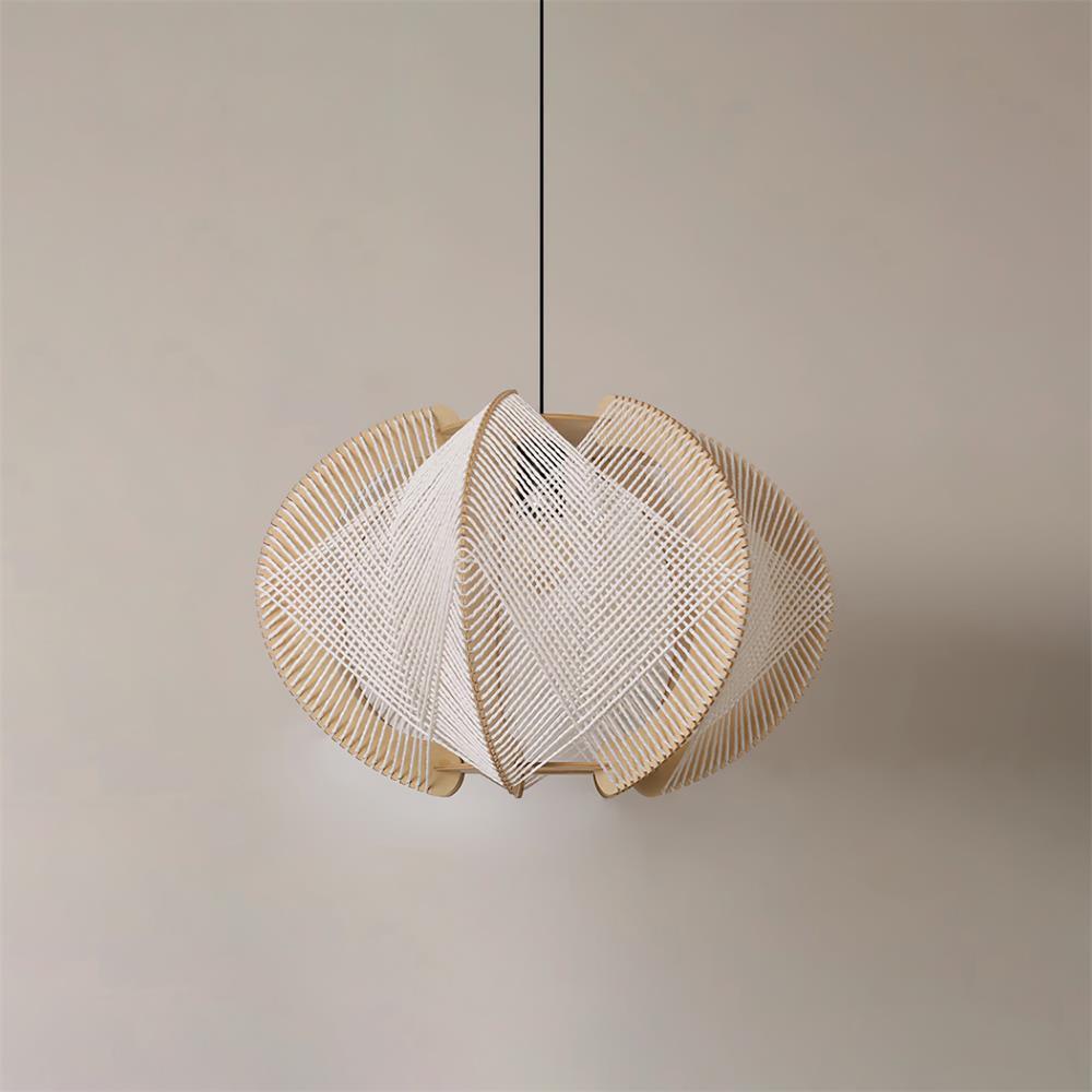 Novan Suspension avec abat-jour en tissu, structure en bois et détails en fil métallique - Neutralighting