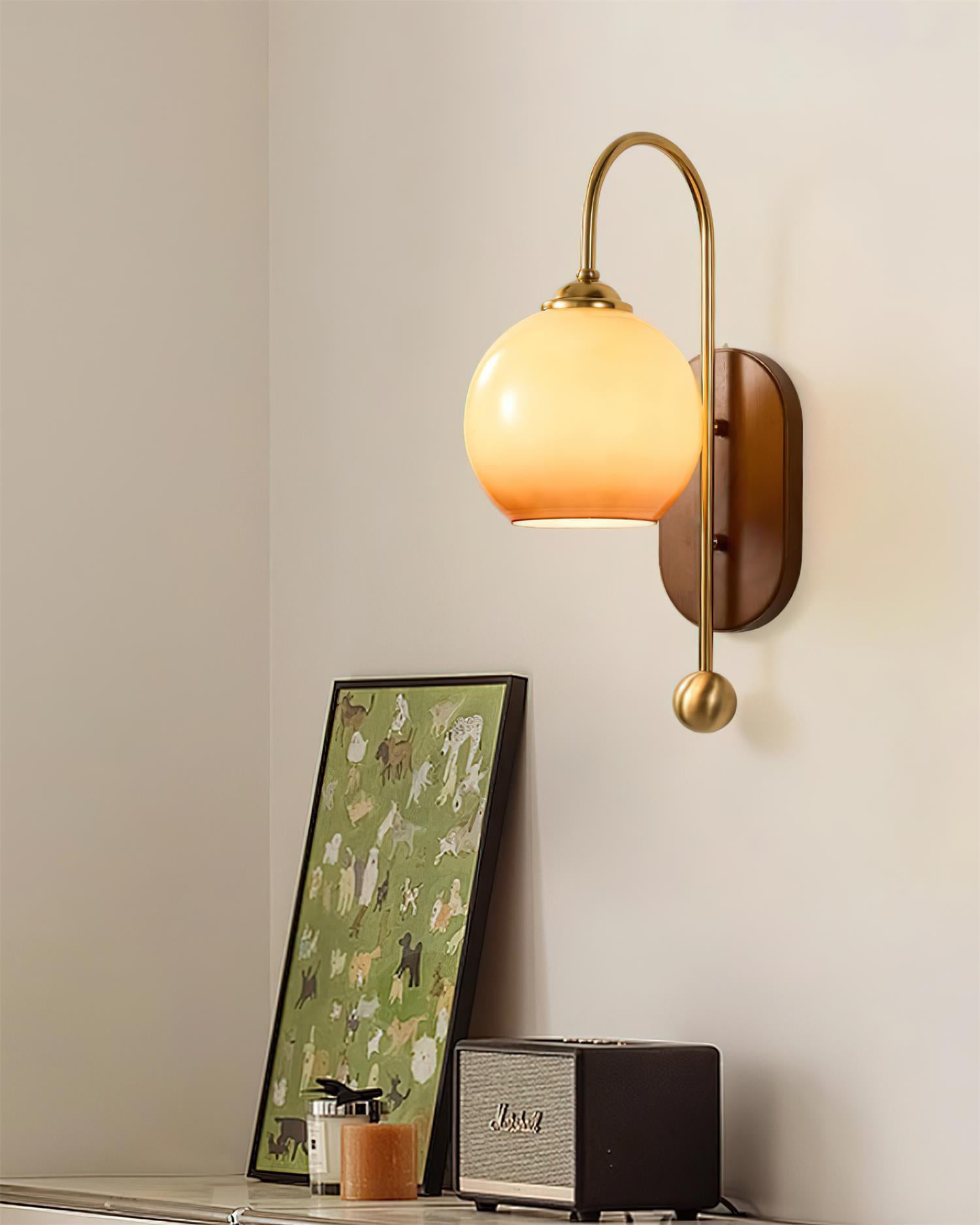 Vireoce Applique murale et globe en verre lisse avec plaque arrière en bois - Neutralighting