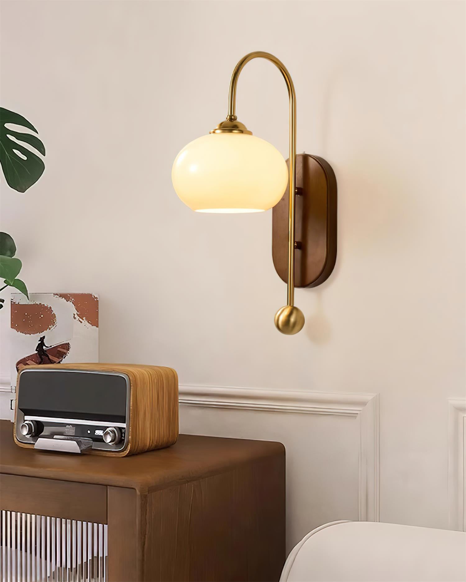 Vireoce Applique murale et globe en verre lisse avec plaque arrière en bois - Neutralighting