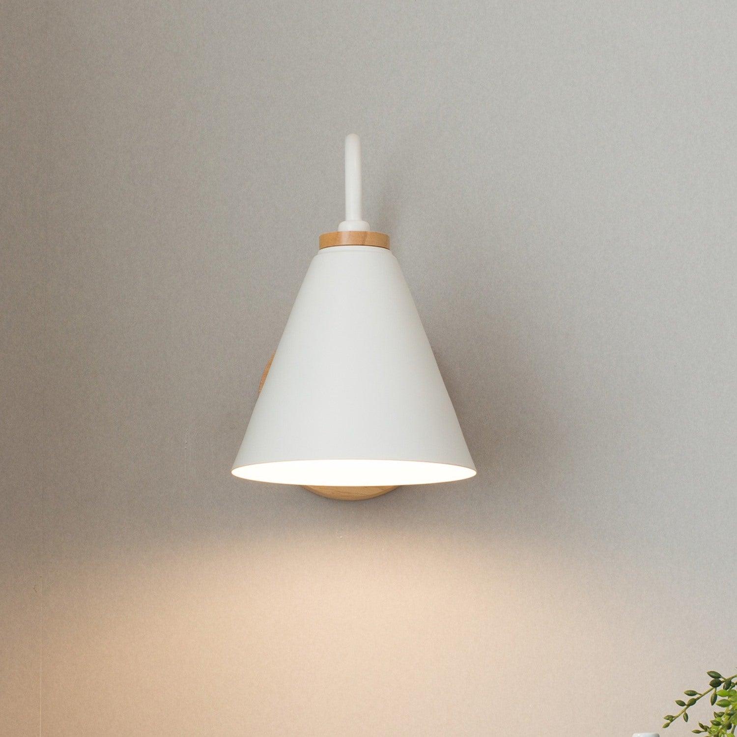 Sern Applique Murale en Bois de Style Nordique - Neutralighting