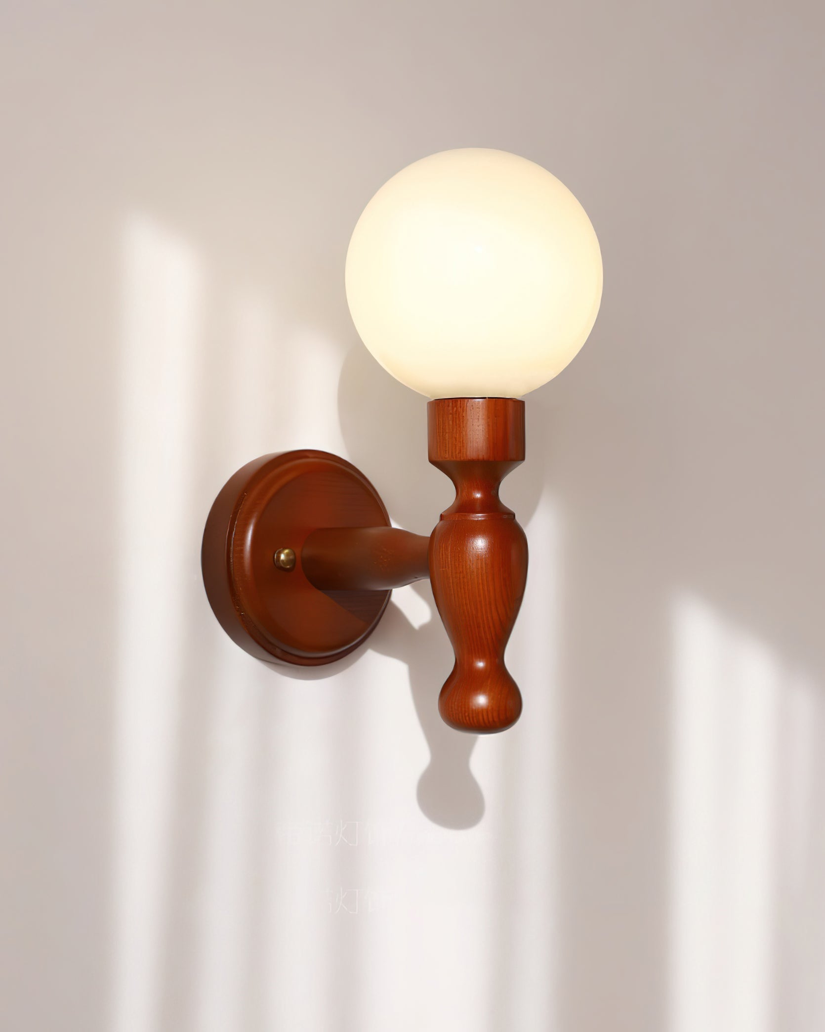 Mapleleaf Applique Murale Élégante en Verre et Bois - Neutralighting