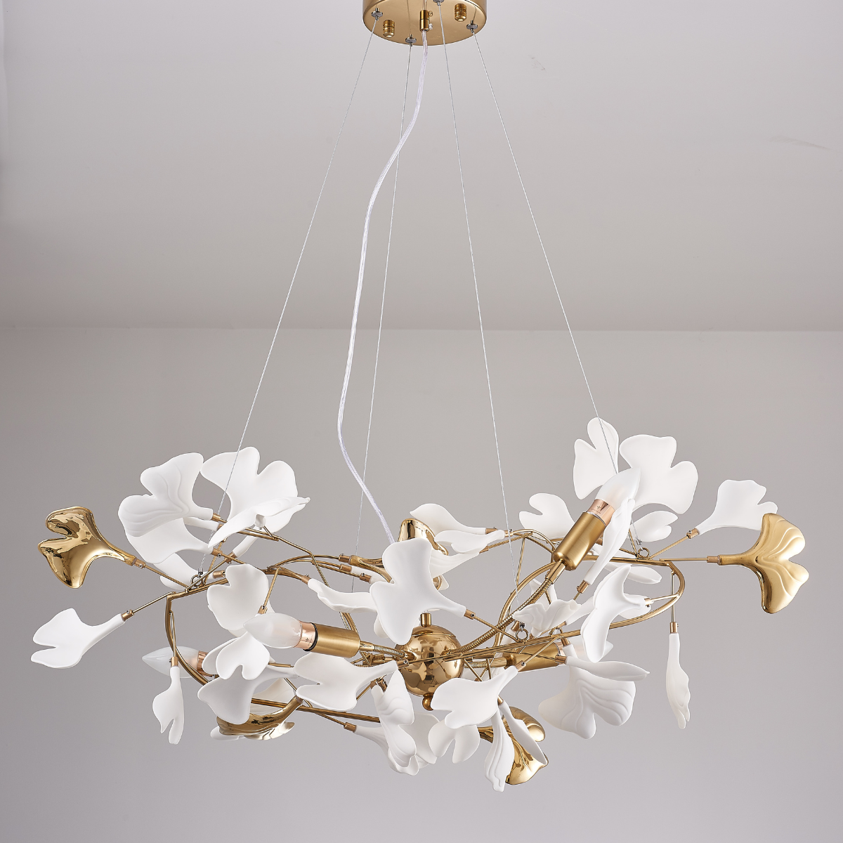 Davor Lustre Suspension Feuille Artistic Design. Métal/Céramique. Blanc. Salon - Neutralighting
