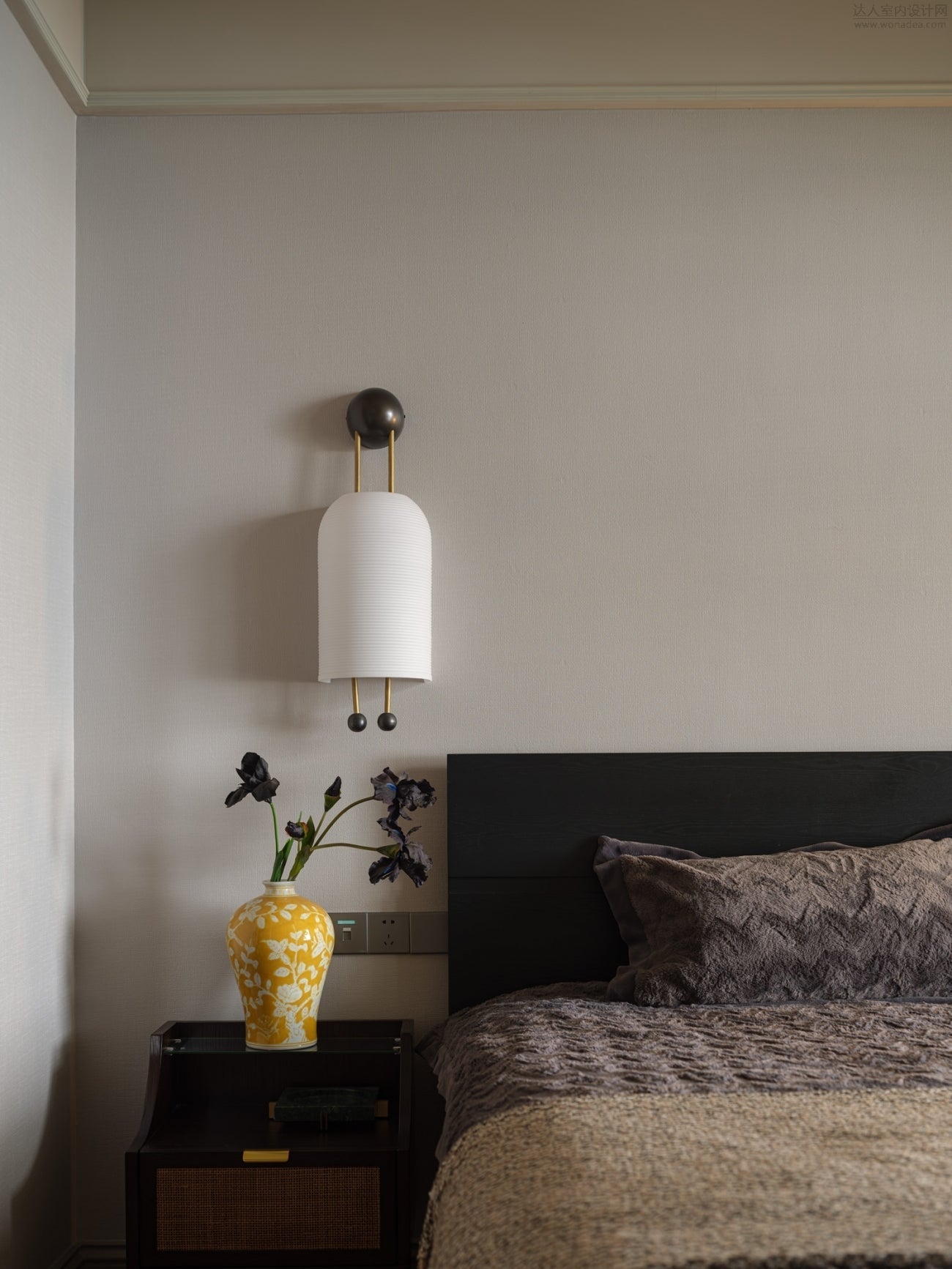 Zelaeora Lampe Murale Lantern Sconce en Métal et Verre Moderne Minimaliste - Neutralighting