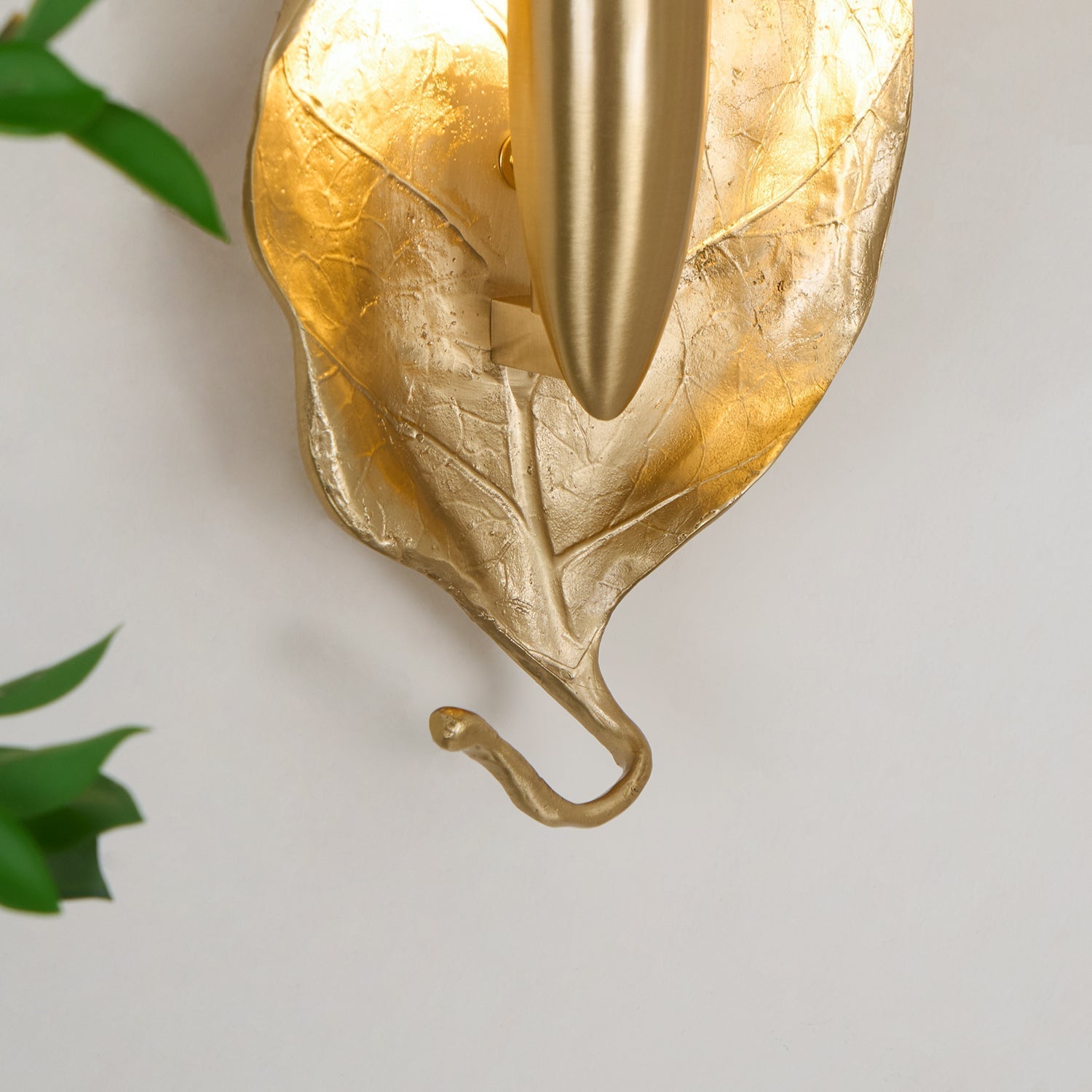 Leaf Brass Wall Lamp - Blowlighting