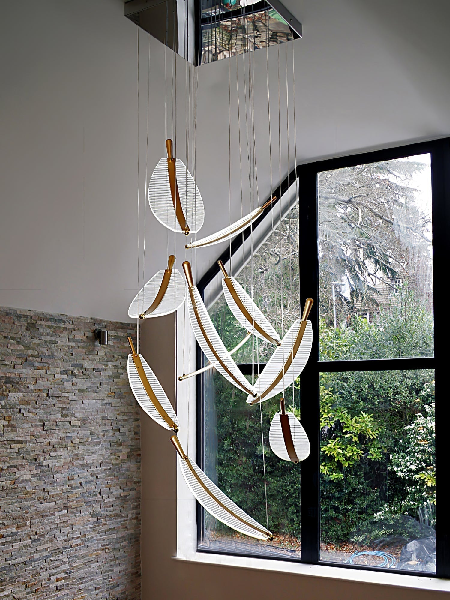 Lustra Chandelier Leaf Acrylic Gold Elegant Modern - Neutralighting
