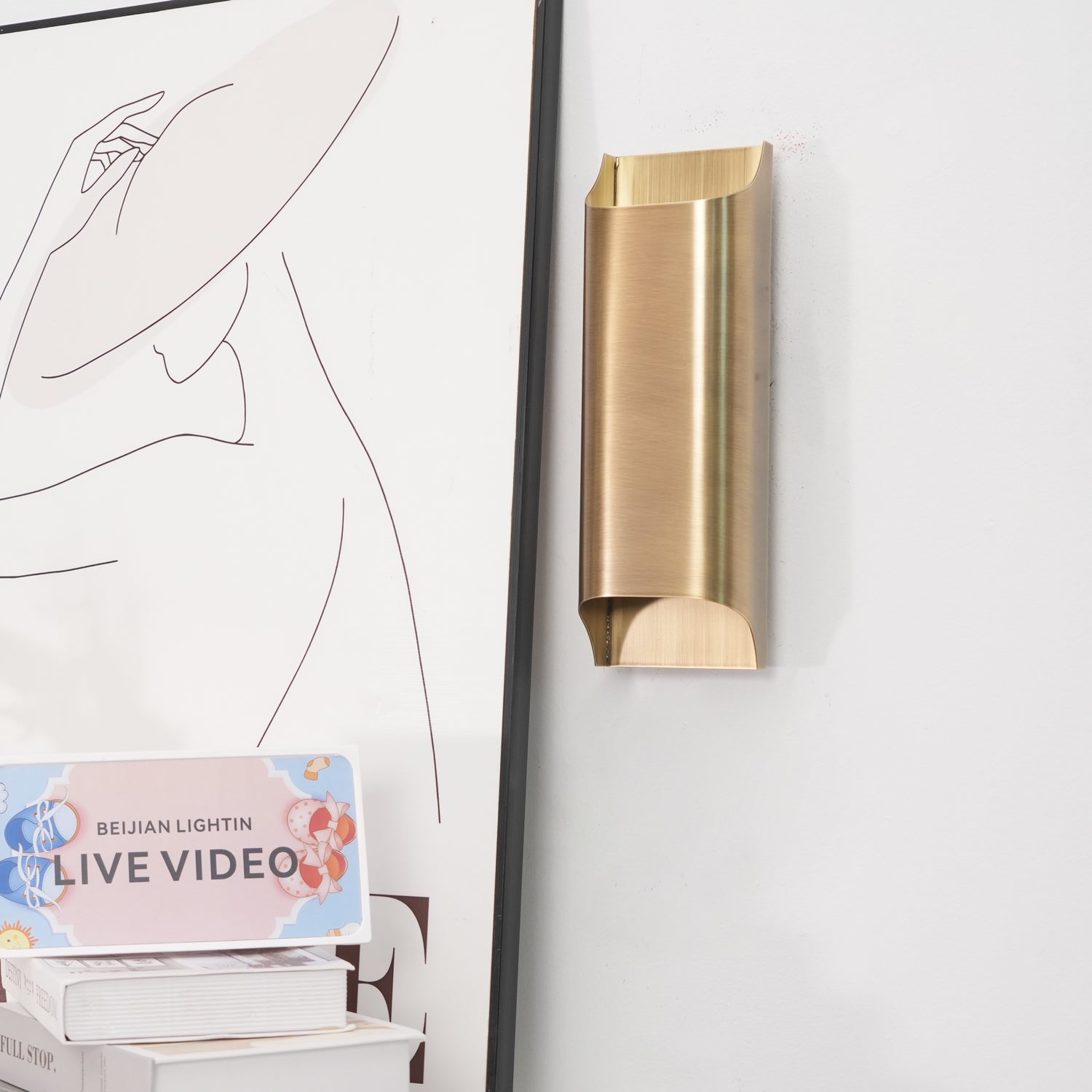 Hardy Applique Murale d'Art Nordic en Laiton - Neutralighting