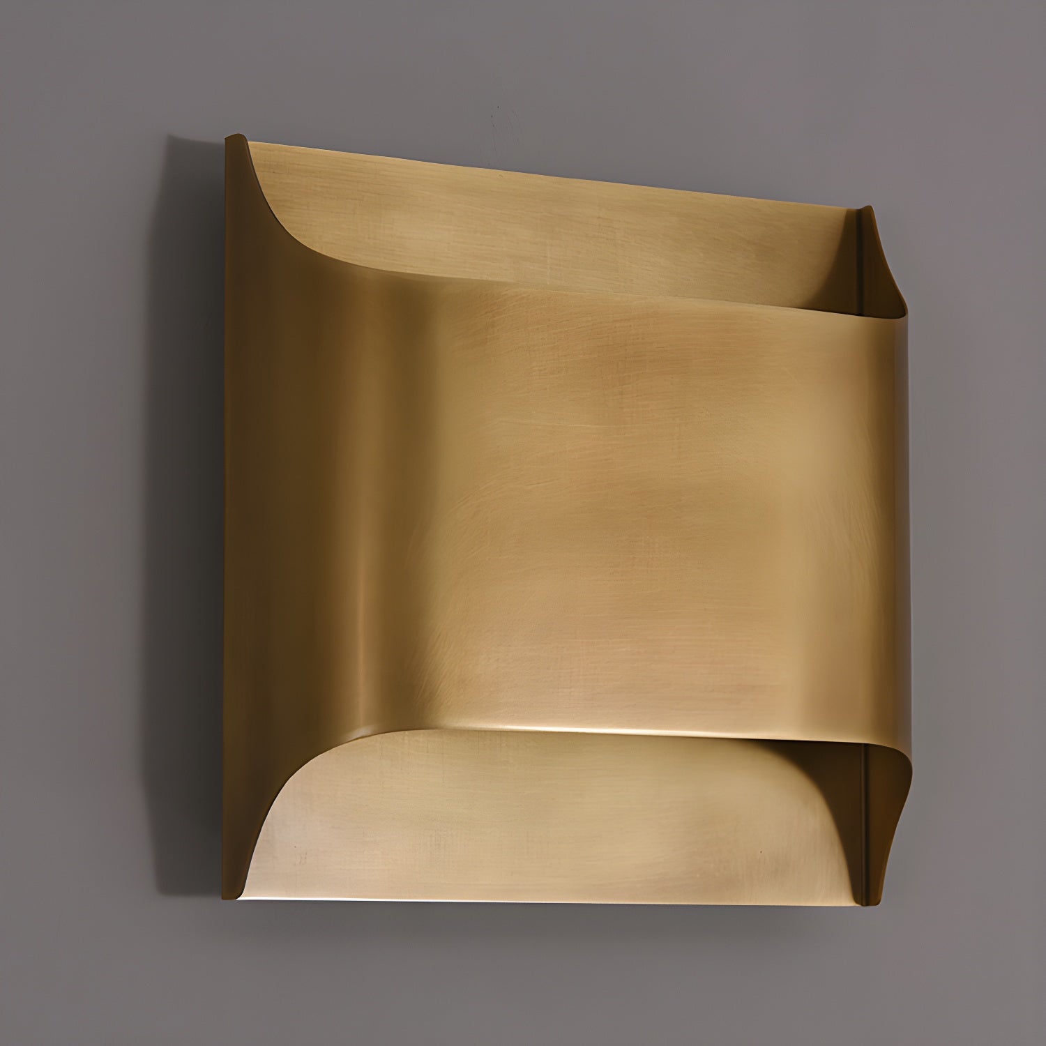 Hardy Applique Murale d'Art Nordic en Laiton - Neutralighting
