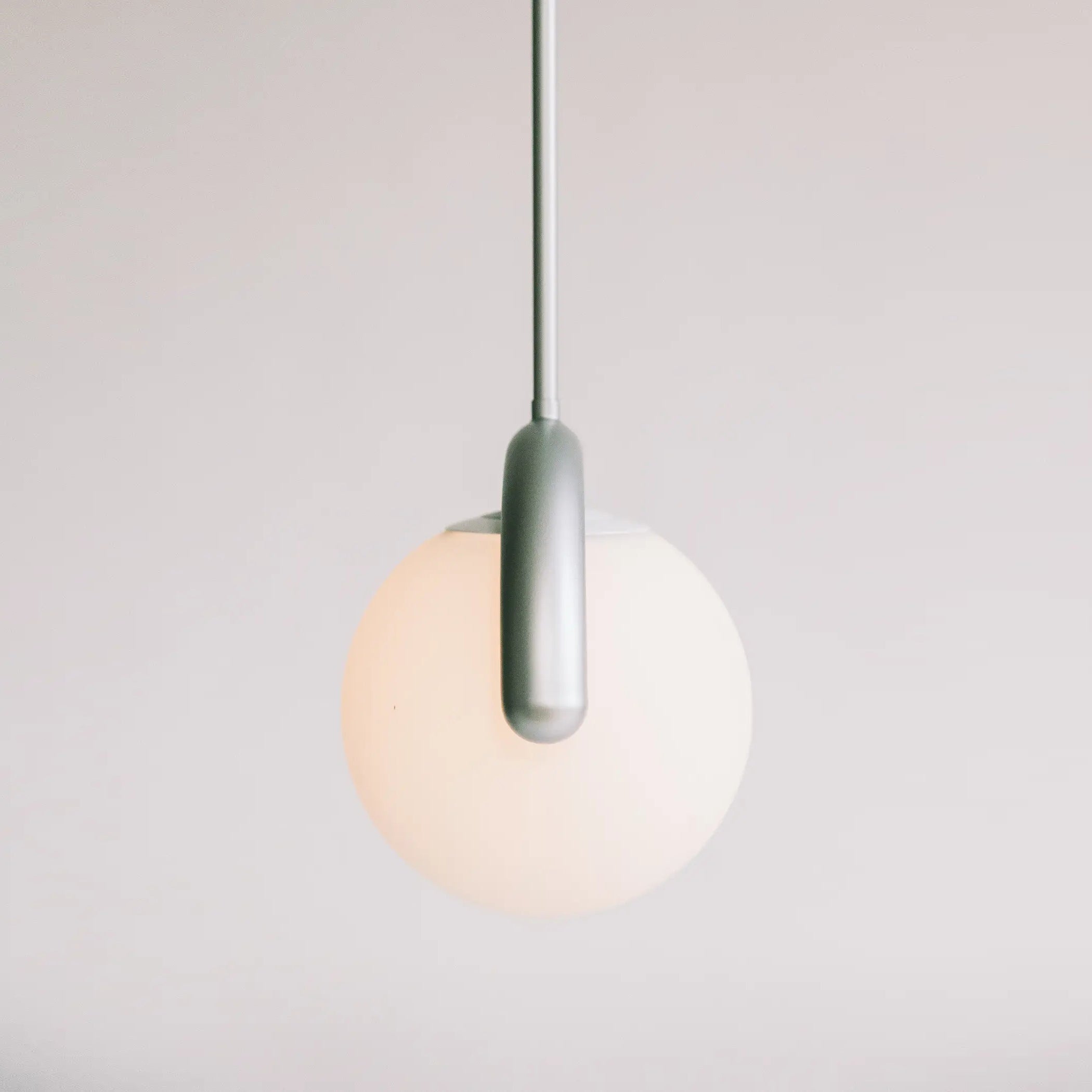 Uveta Lustre Linéaire Rouge & Argenté - Neutralighting