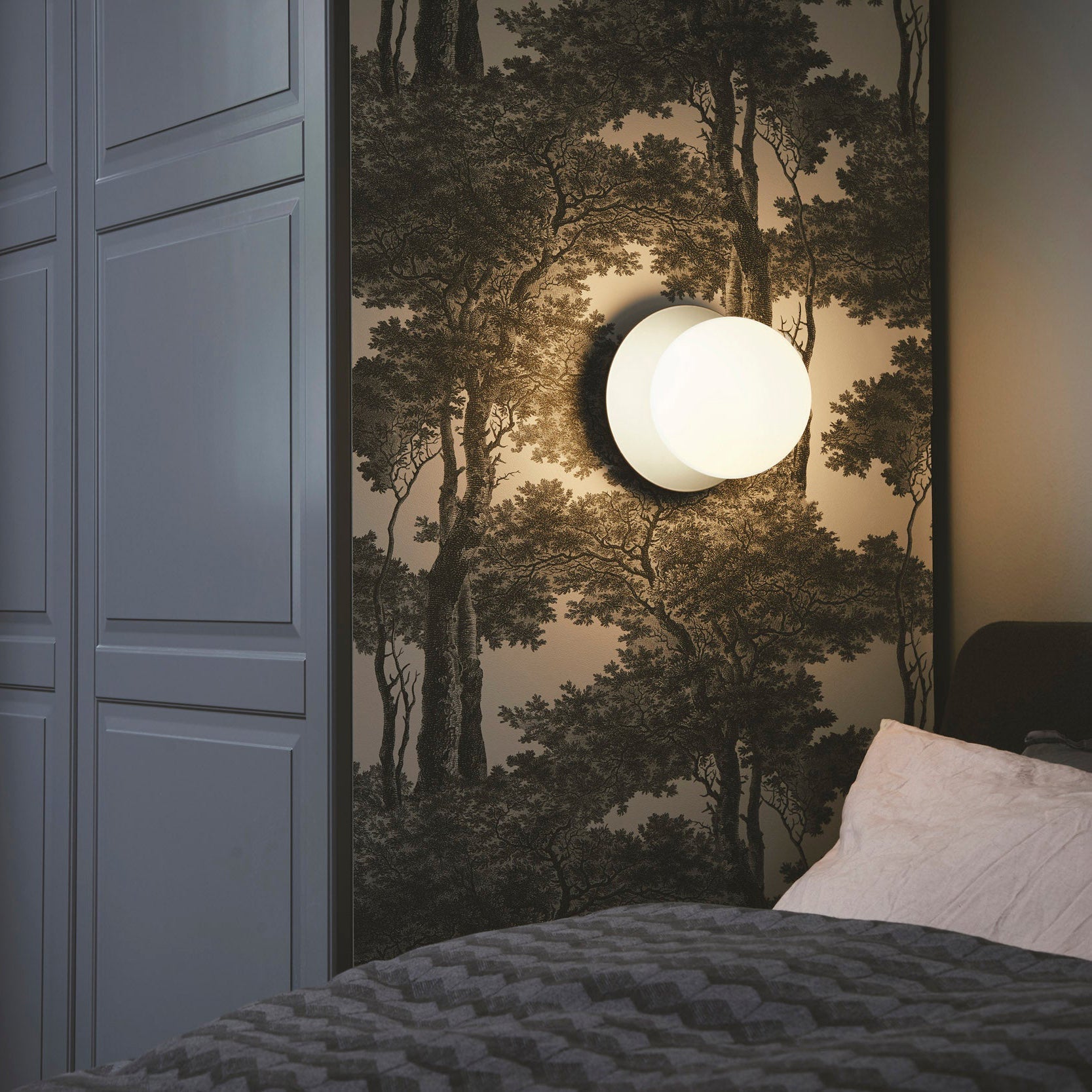 Lunara Wall Lamp - Blowlighting