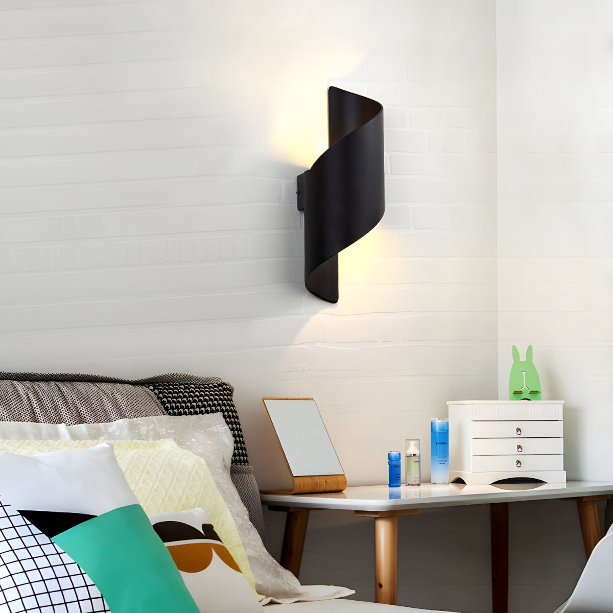 Warrior Modern Minimalist Wall Lamp - Neutralighting