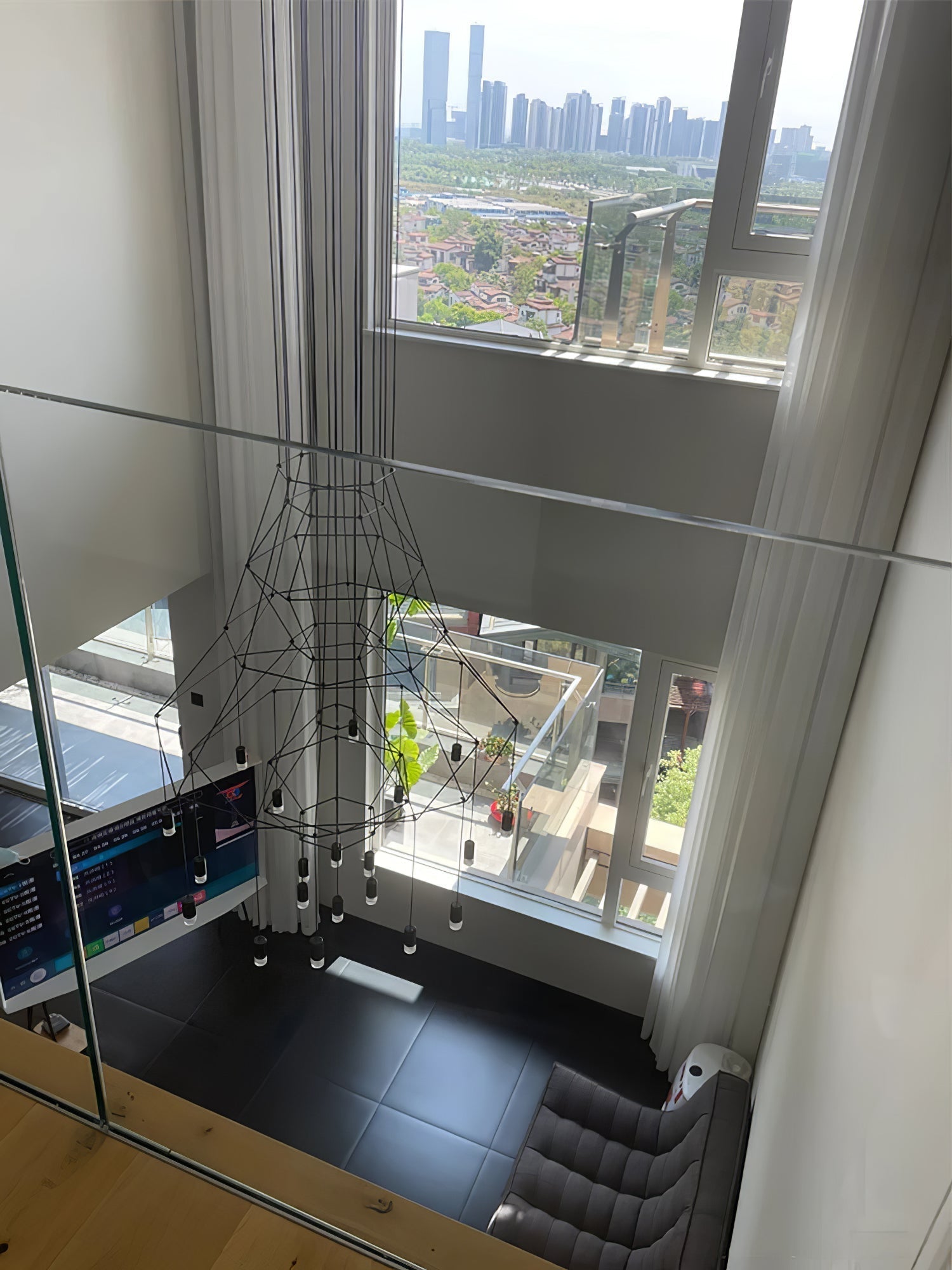 Lustra Chandelier Lignes Noir Structure Métallique LED - Neutralighting