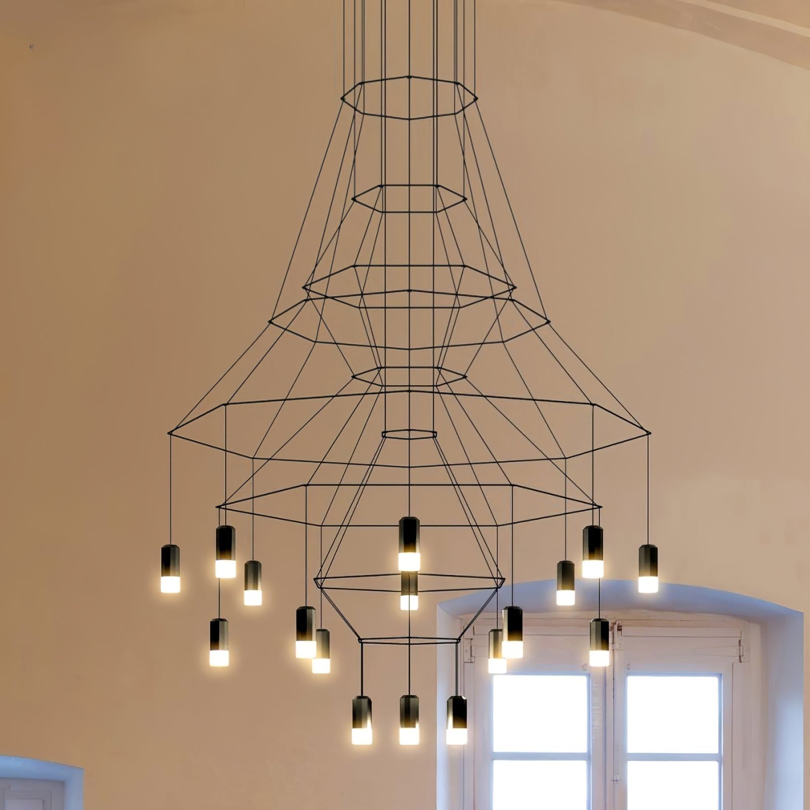 Lustra Chandelier Lignes Noir Structure Métallique LED - Neutralighting