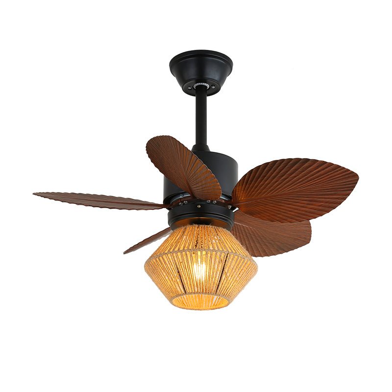 Plafonnier ventilateur industriel Daxon, gros plan sur le moteur du ventilateur et la fixation au plafond.
