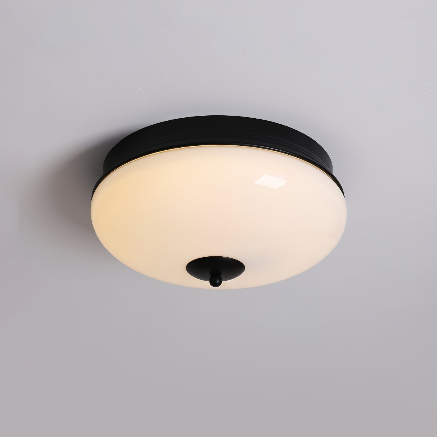 Ludo Plafonnier Noir et or, Abat-jour Rond Laiteux - Neutralighting