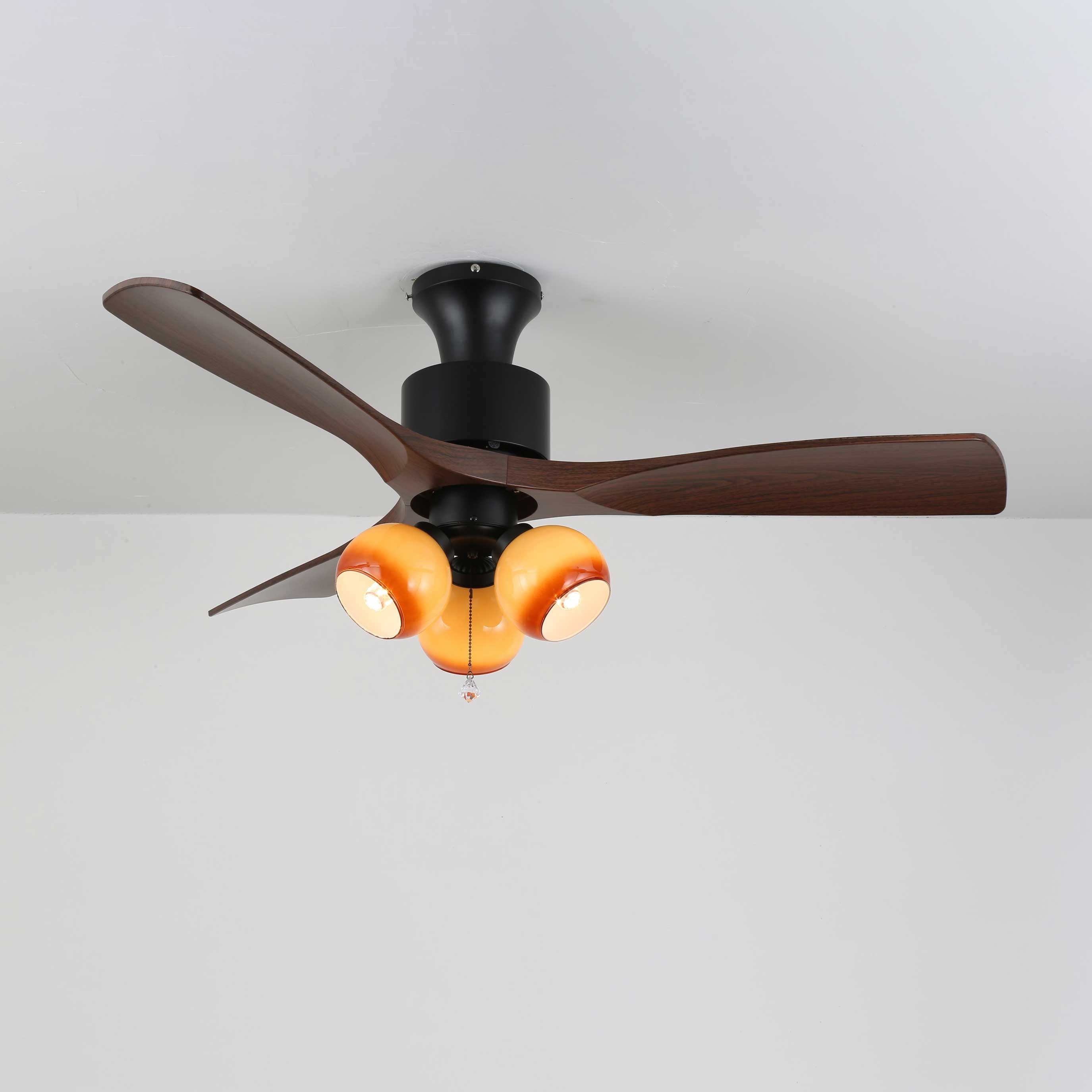 Plafonnier ventilateur Gwen en verre vintage avec pales de ventilateur
