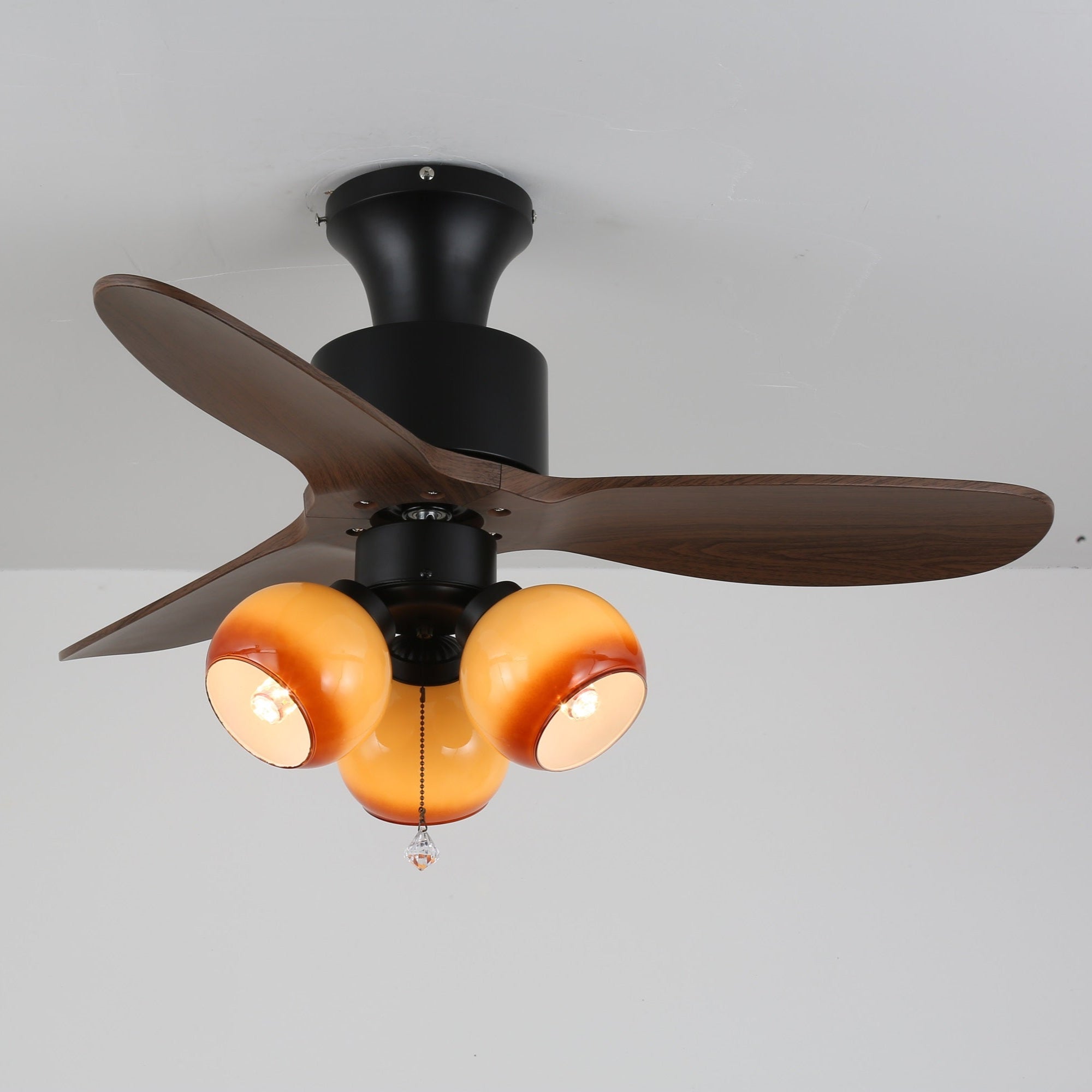 Plafonnier ventilateur Gwen en verre vintage finition bois de noyer