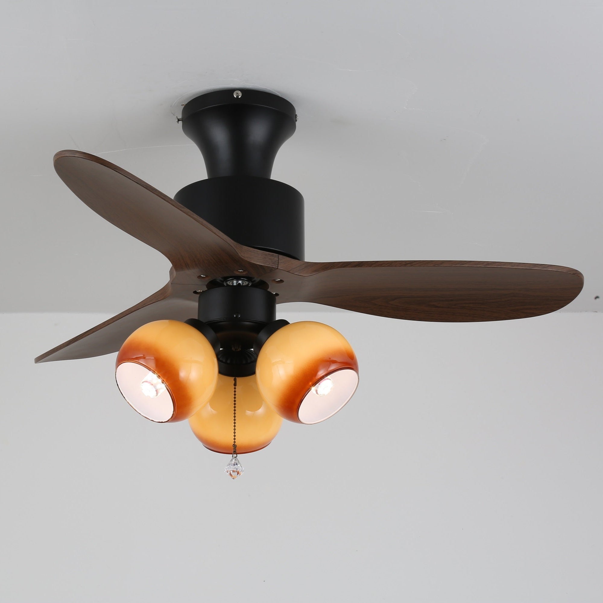 Plafonnier ventilateur Gwen en verre vintage avec abat-jour blanc