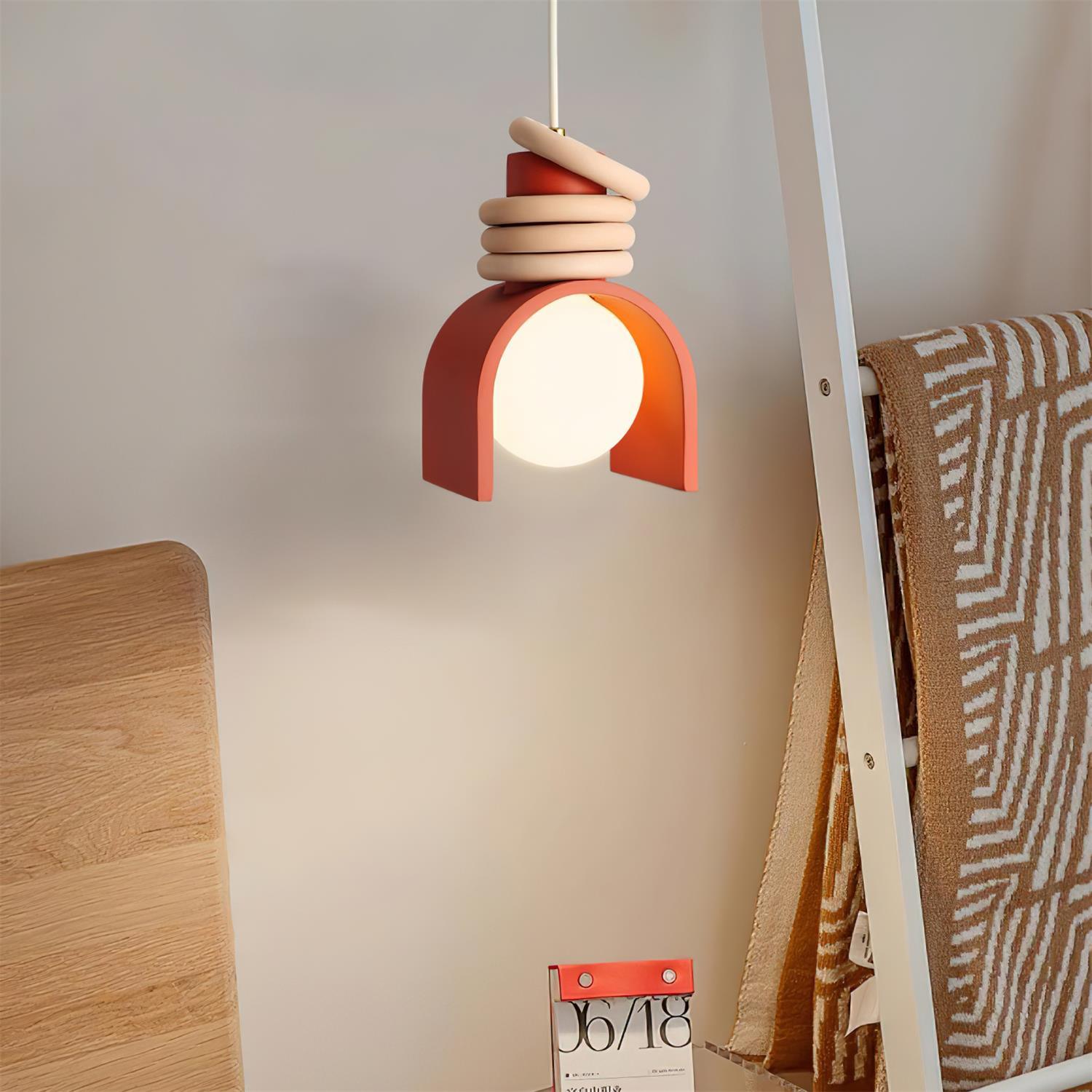 Elysin Une suspension avec globe en verre réchauffe les salles à manger Artistiques - Neutralighting