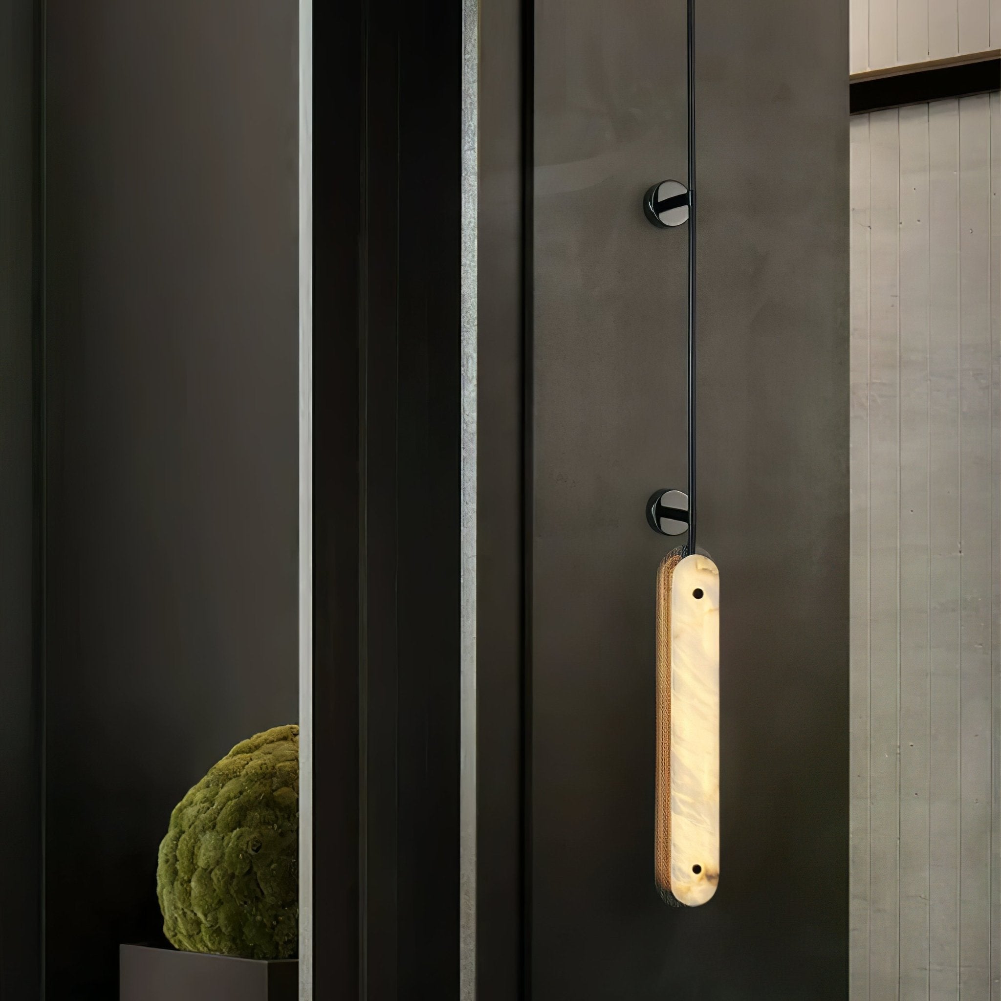 Ilaeir Vertical Alabaster Pendant Light - Letslighting