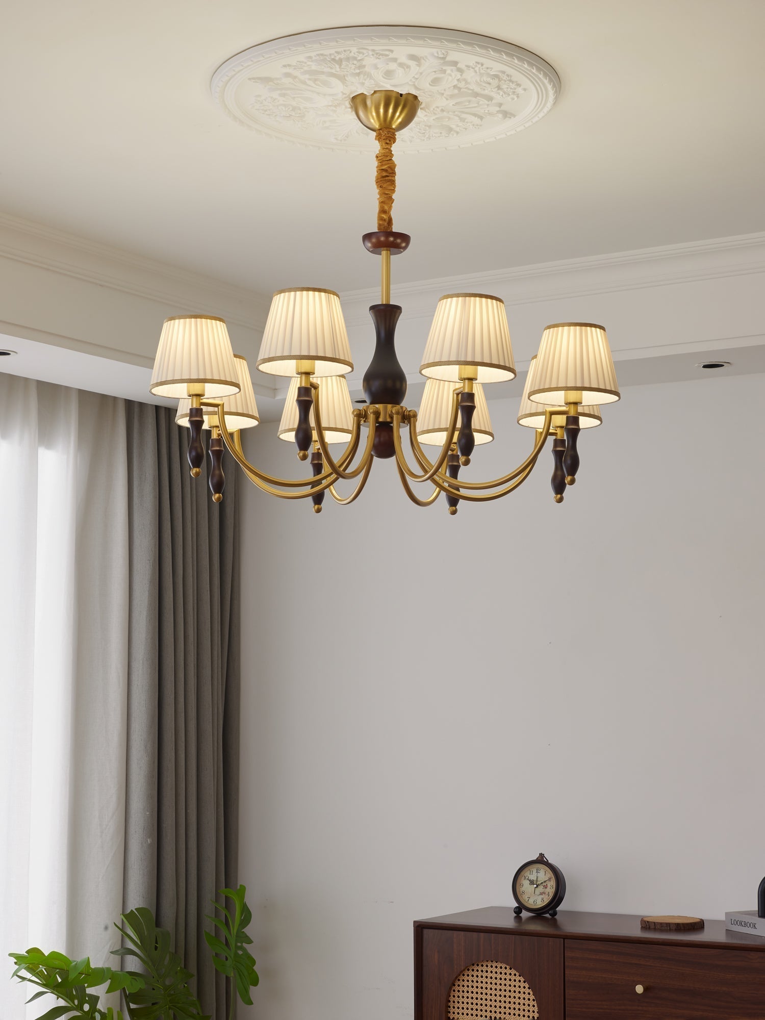 Lustra Chandelier Abat-jours Floraux et Noyer - Neutralighting