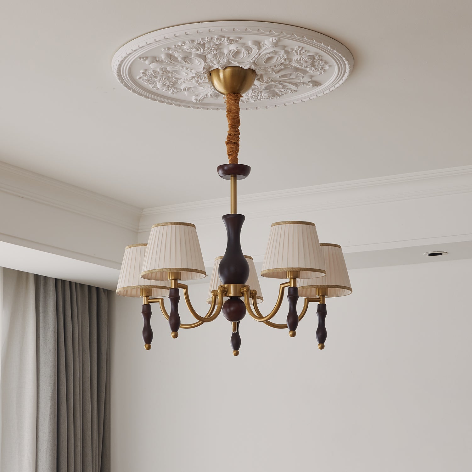 Lustra Chandelier Abat-jours Floraux et Noyer - Neutralighting