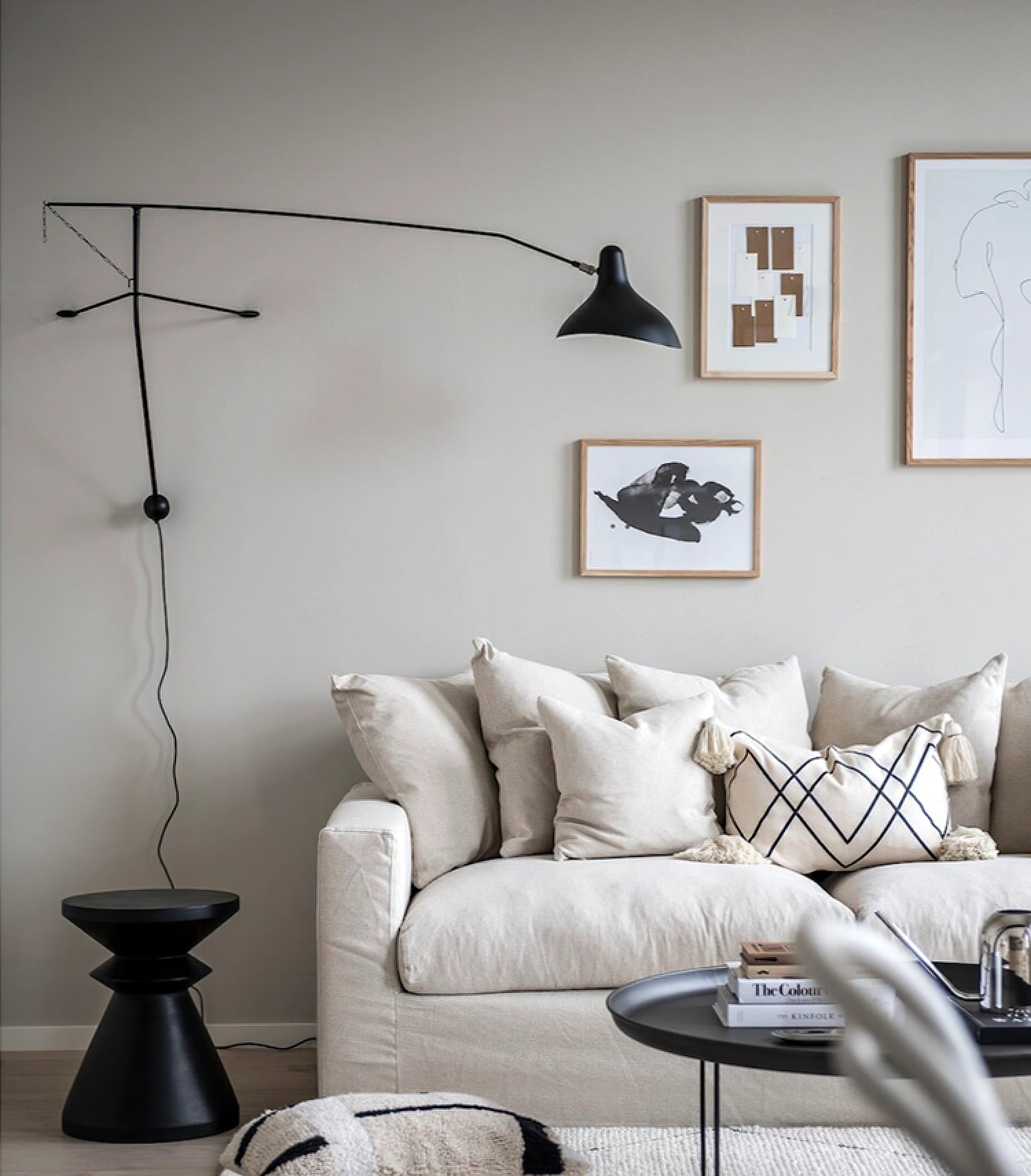 Ivsolarae Modern Minimalist Arm Wall Lamp - Neutralighting