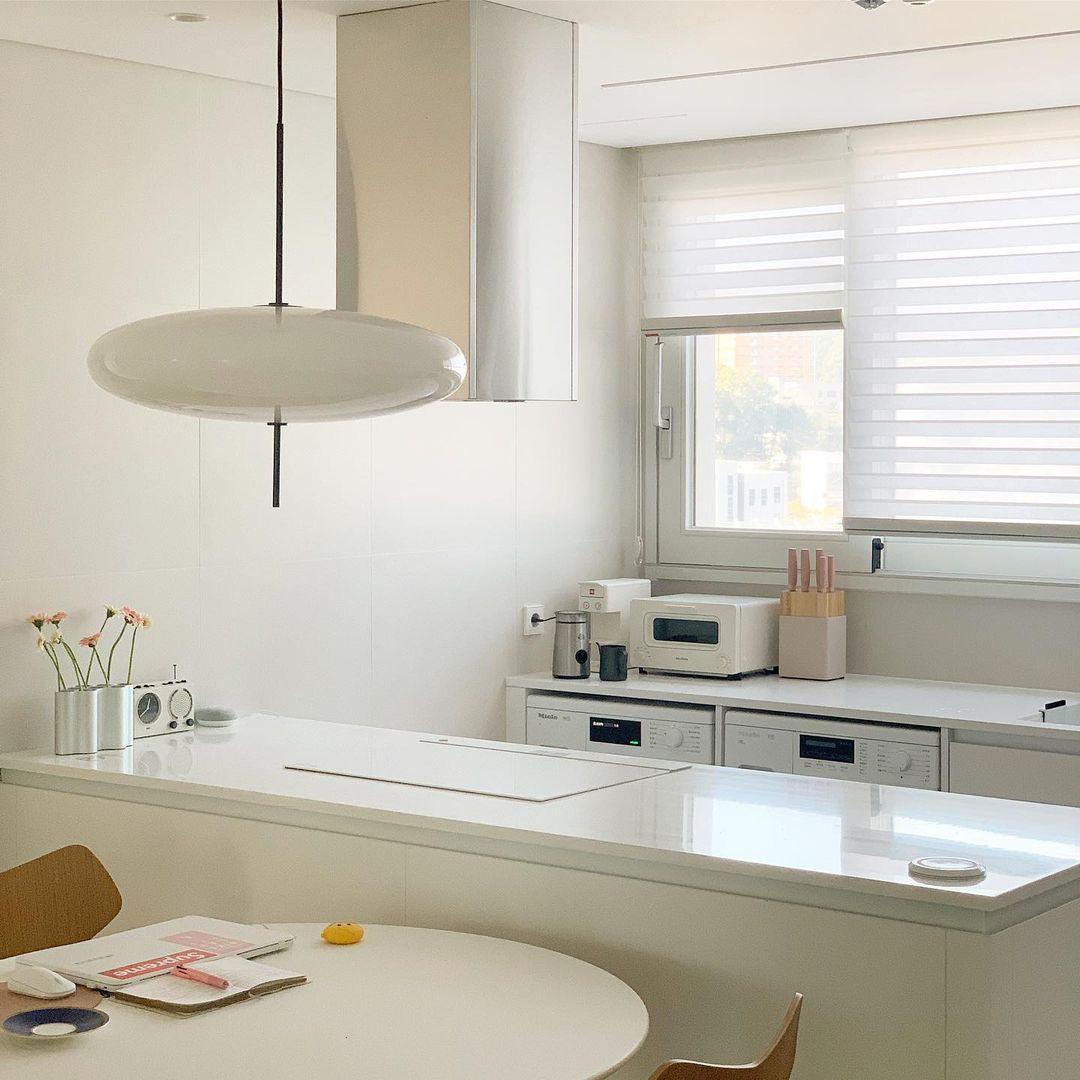 Lustra Suspension Noir Peint Réuni pour Salon - Neutralighting
